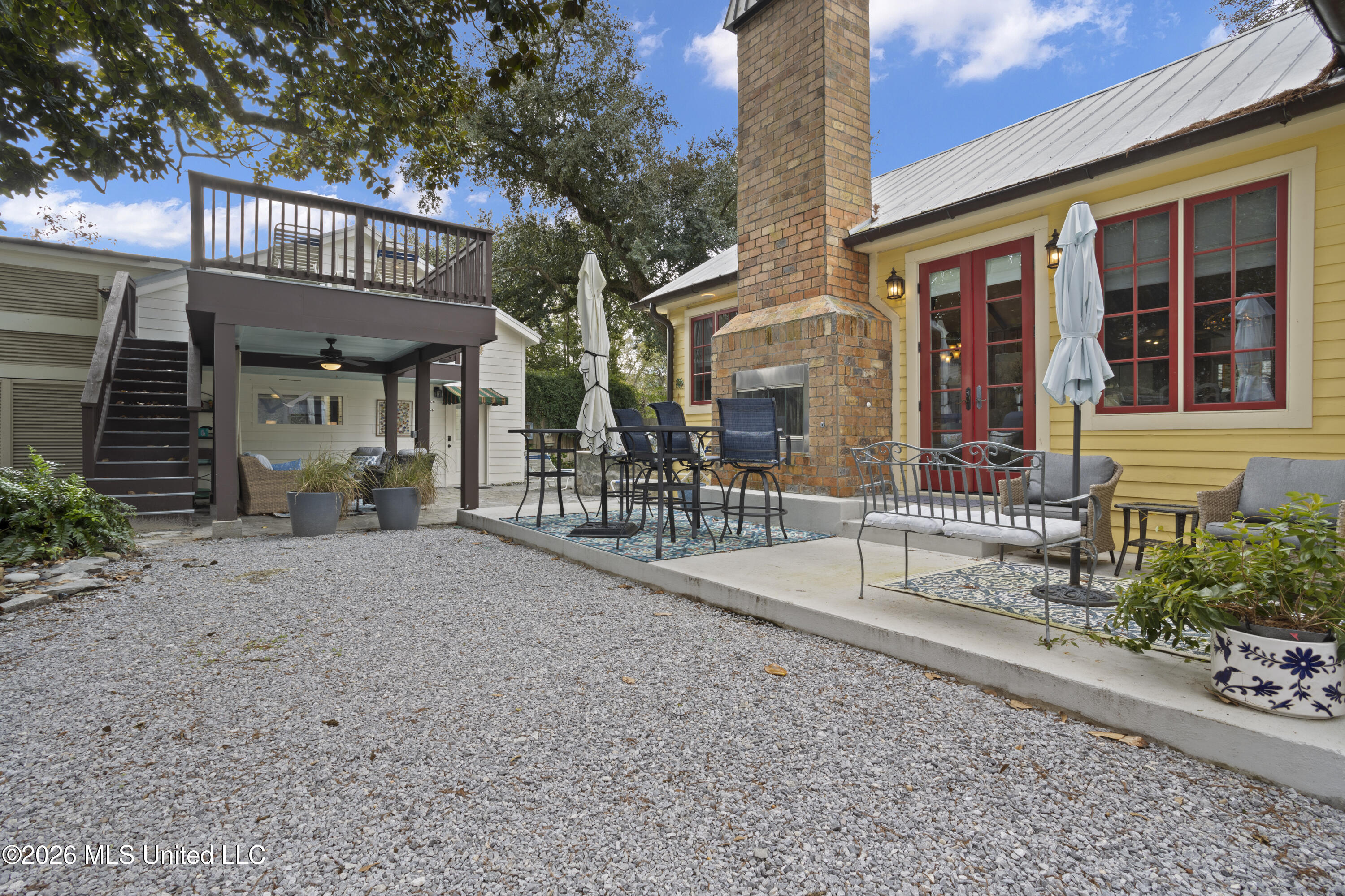 208 Saint Charles Street Property Photo 49