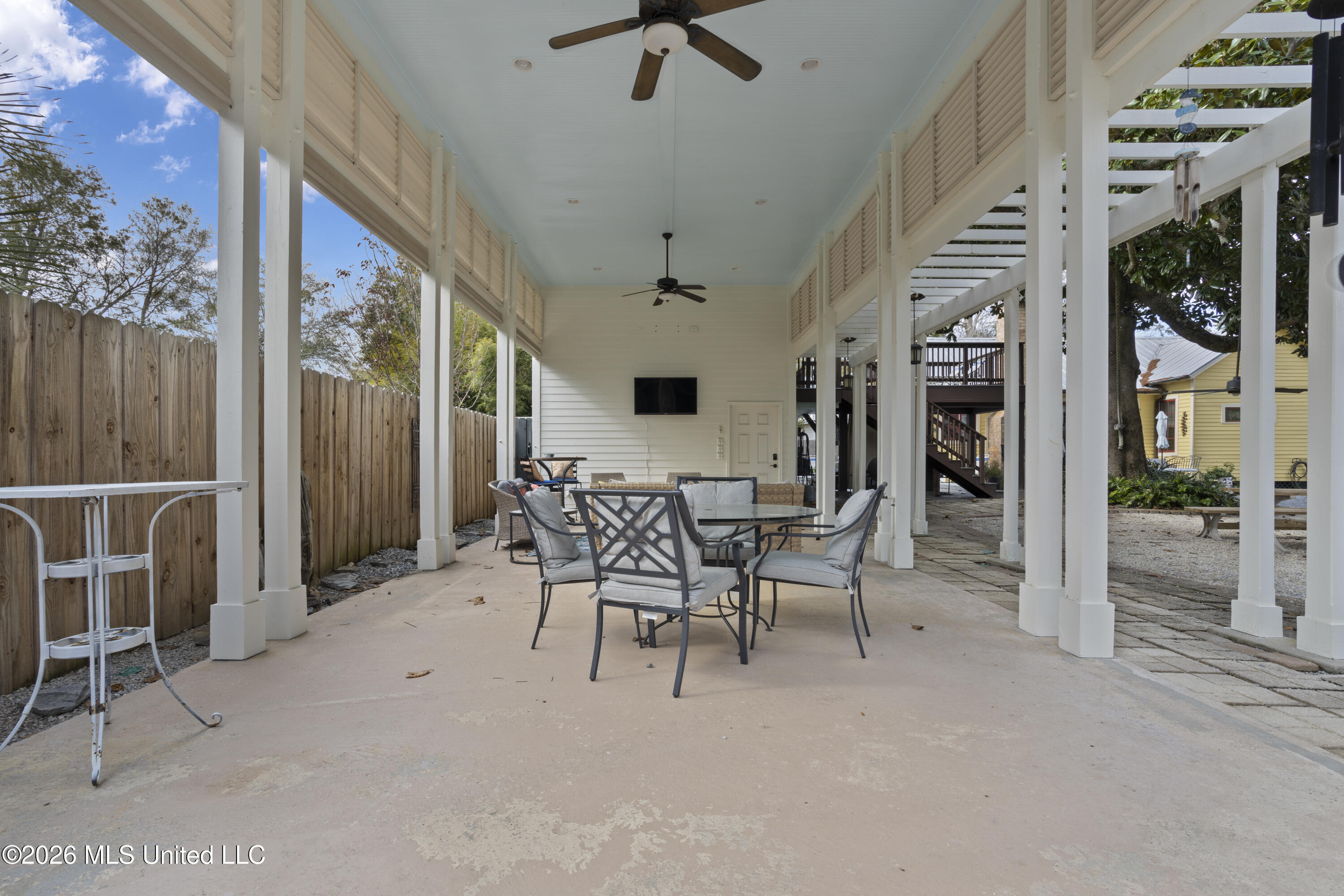 208 Saint Charles Street Property Photo 68
