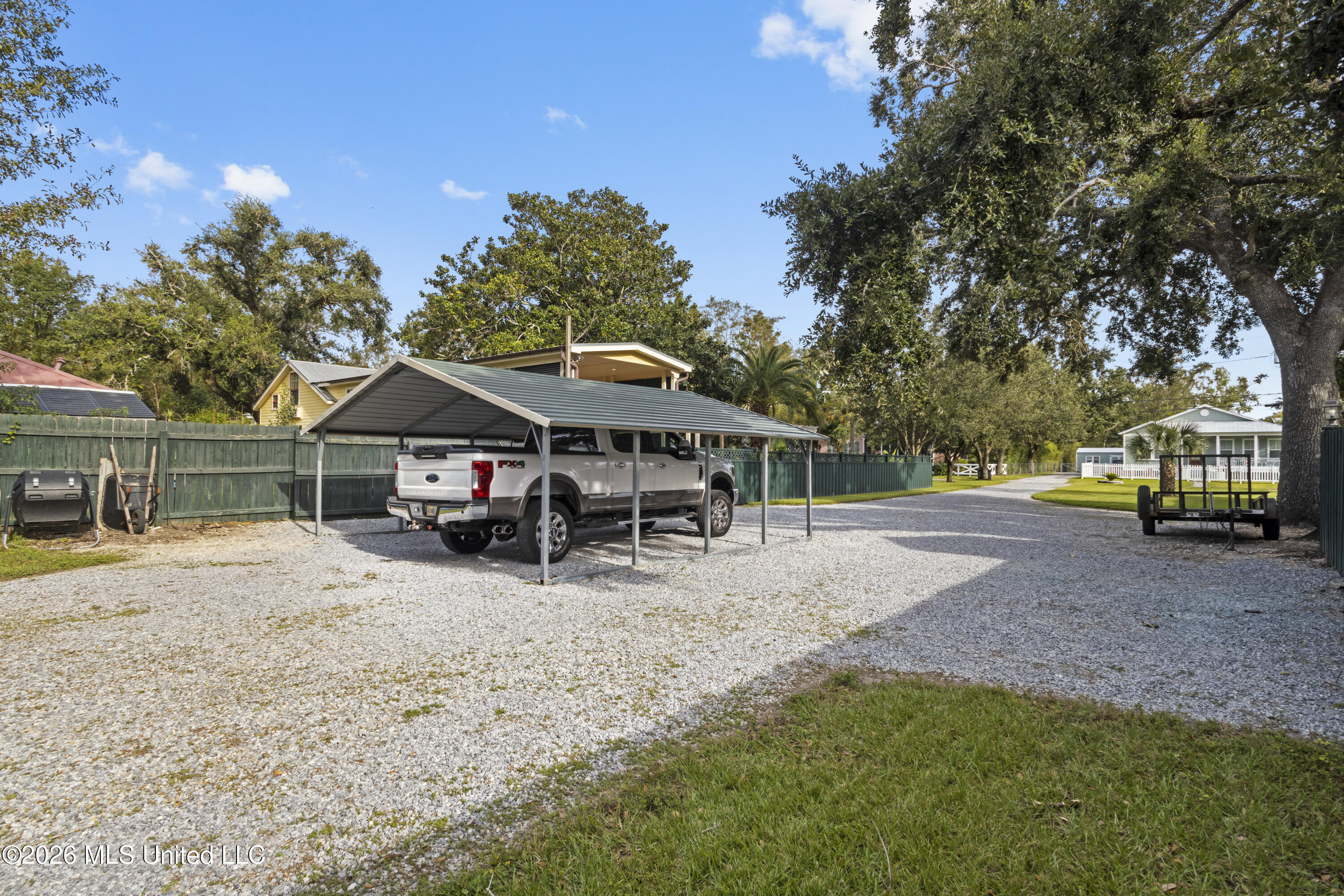 208 Saint Charles Street Property Photo 83