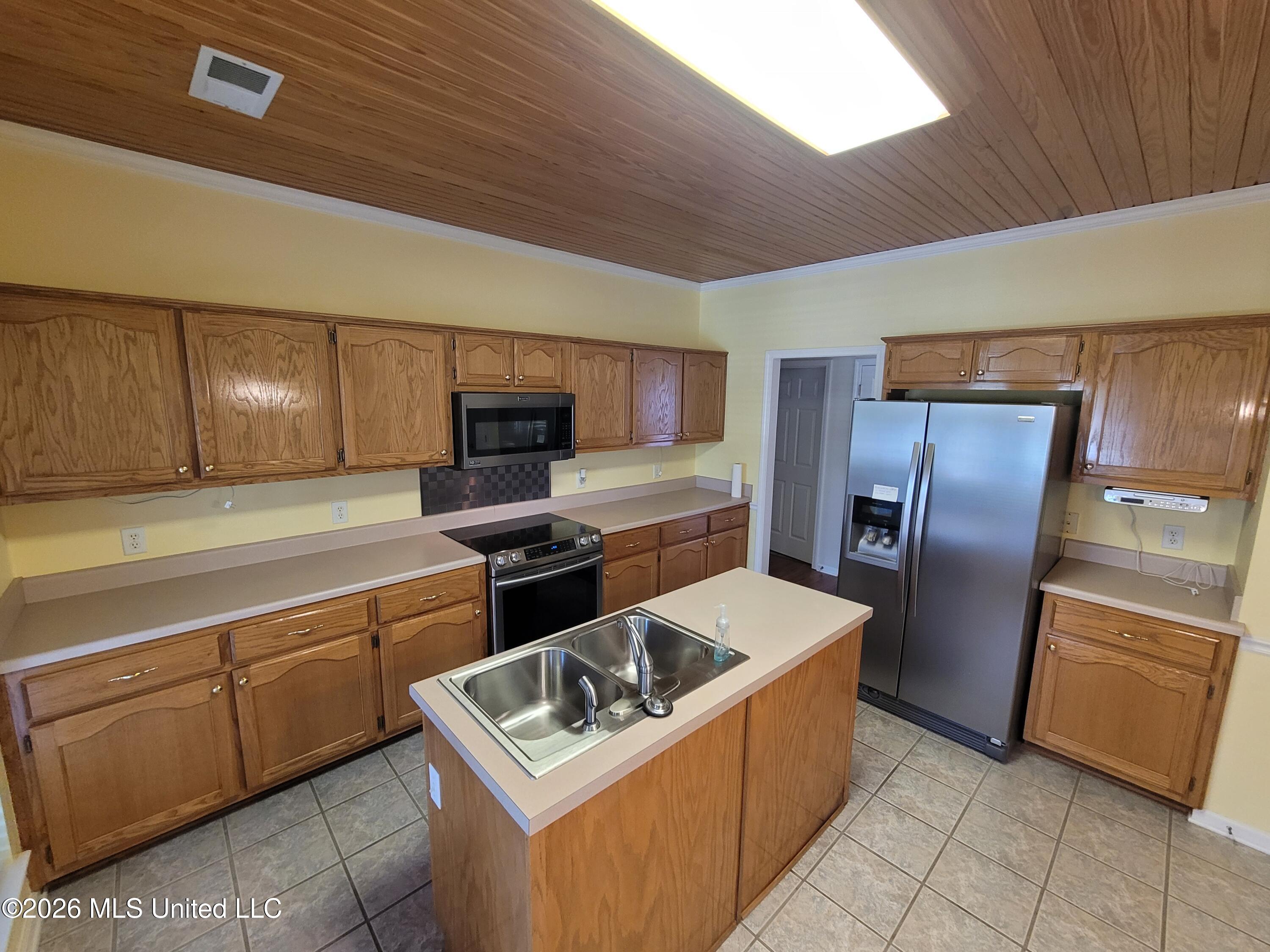 13165 Coldwater Drive Property Photo 11