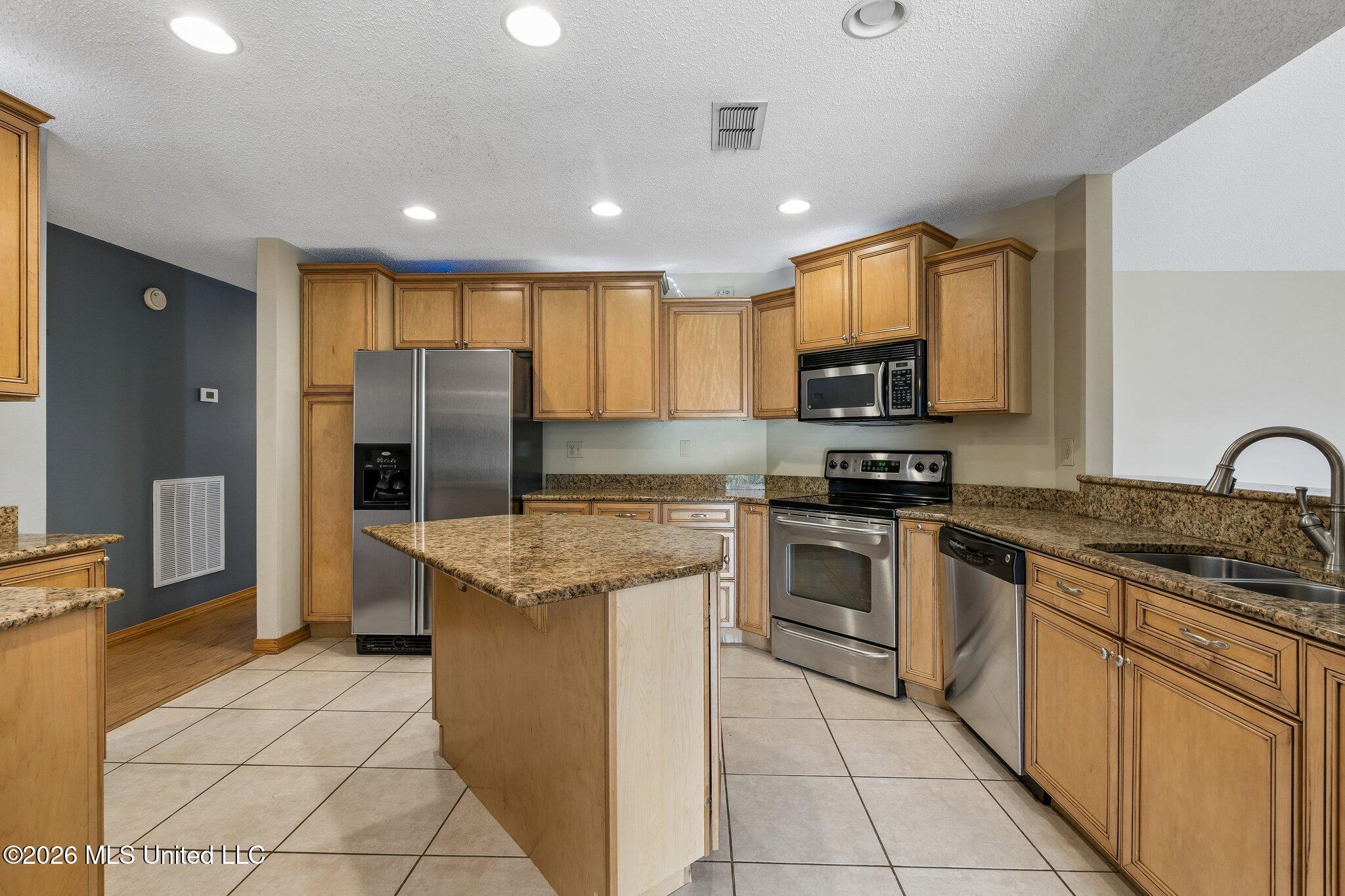 682 Oahu Street Property Photo 4