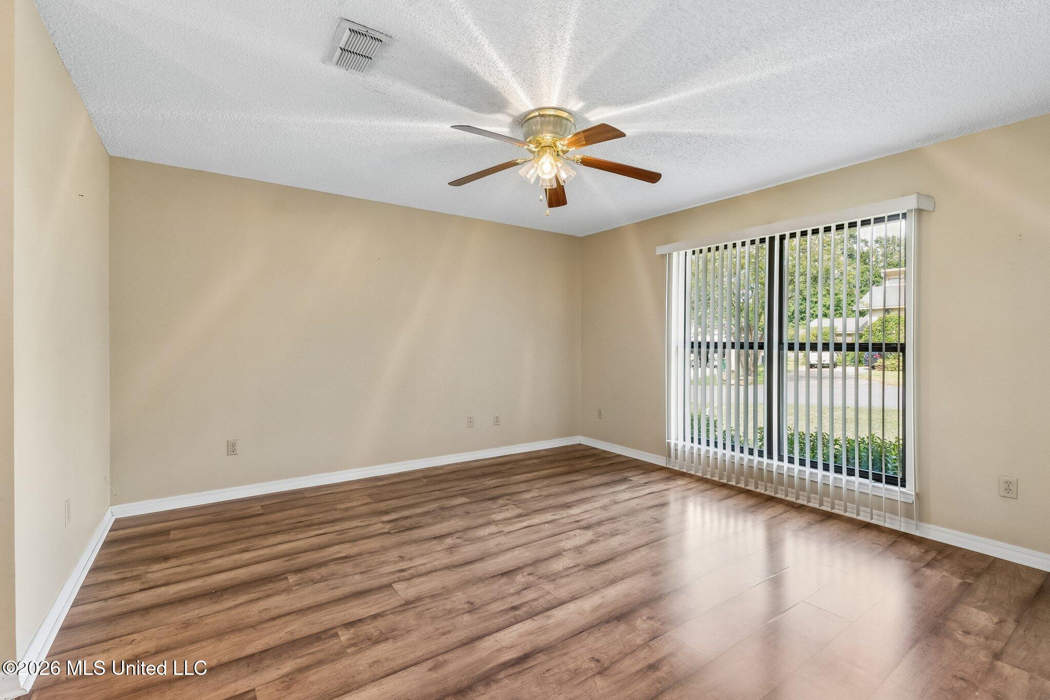 682 Oahu Street Property Photo 12
