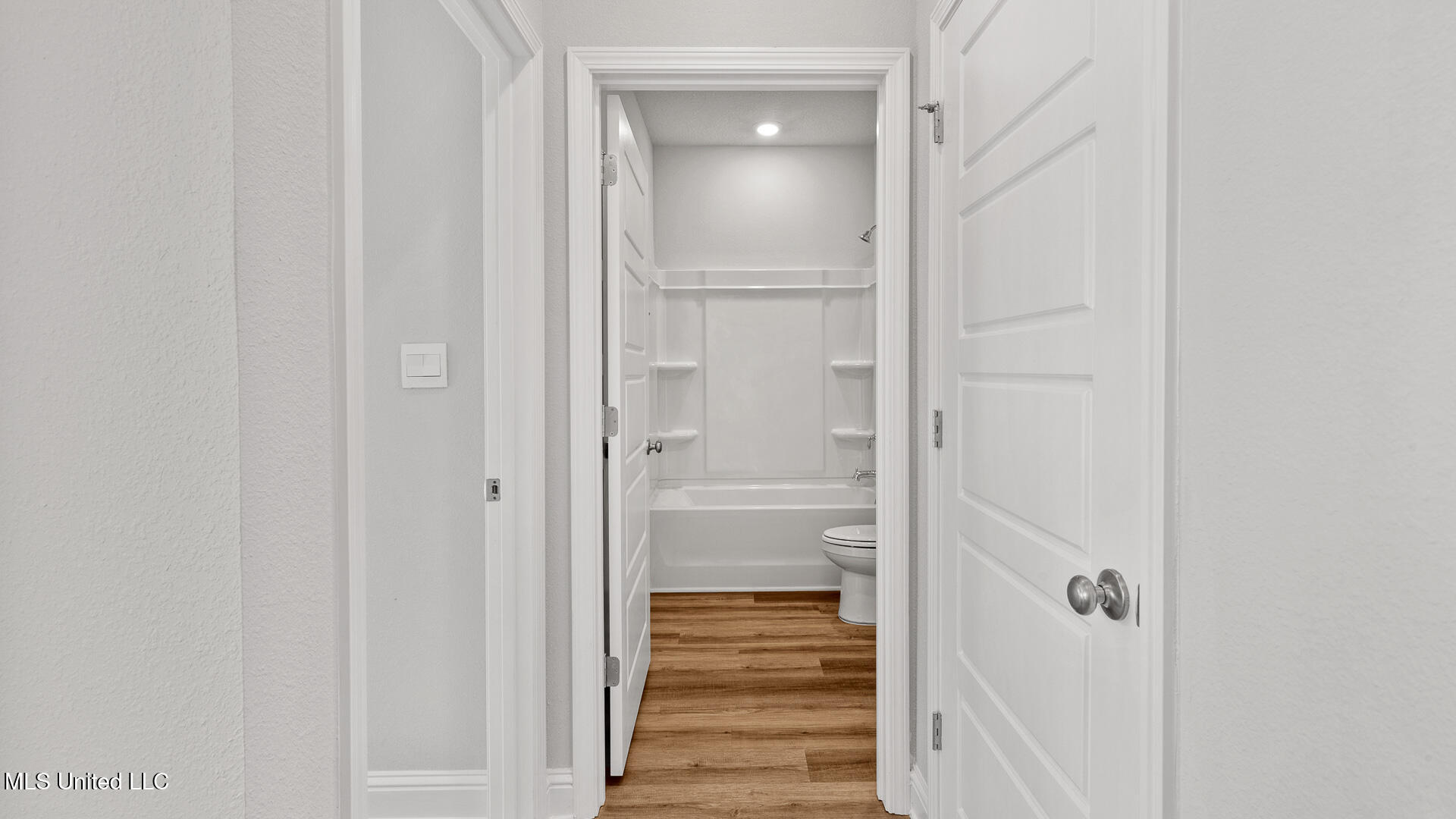 18441 Spring Hill Drive Property Photo 4