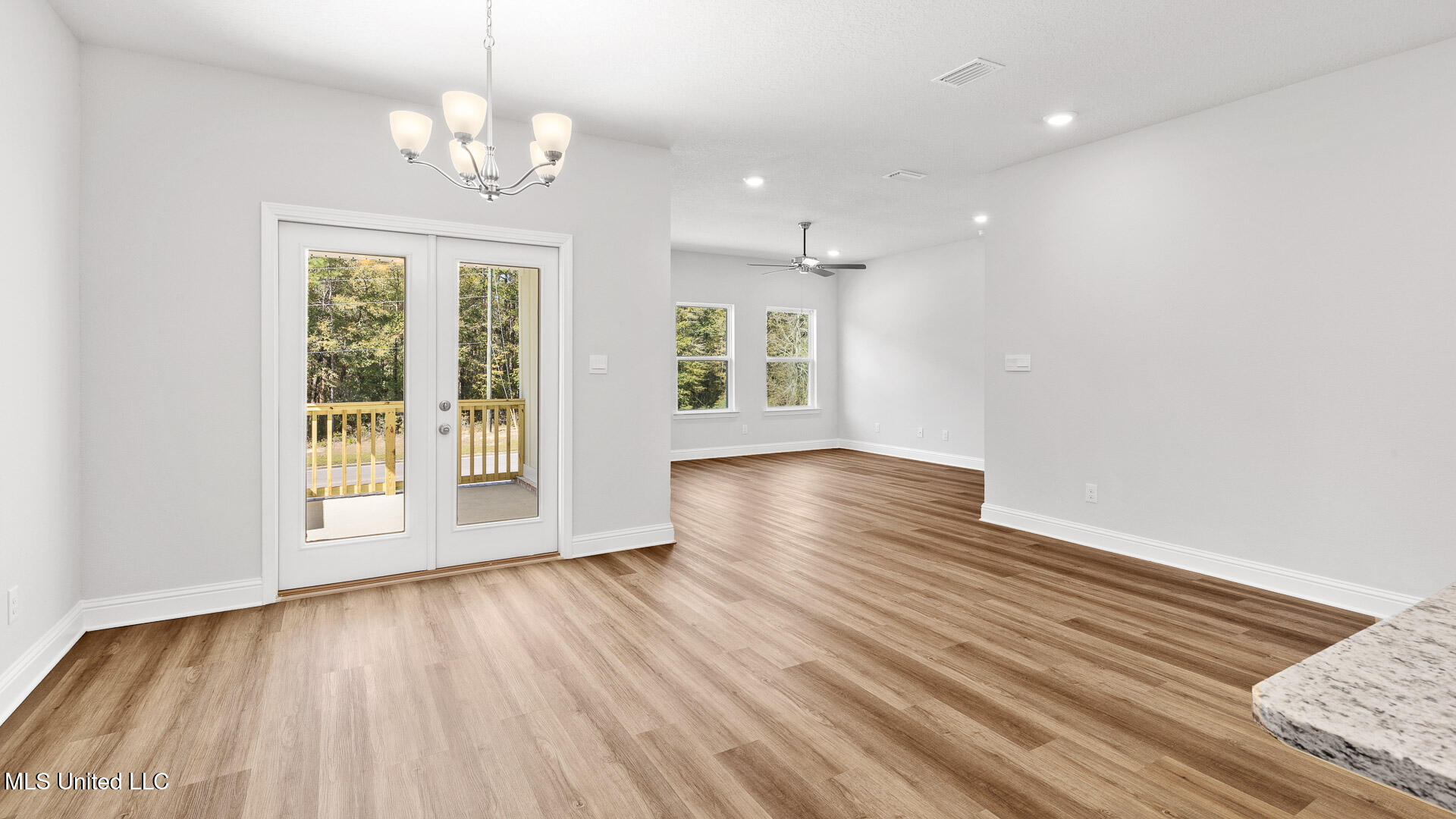 18441 Spring Hill Drive Property Photo 14