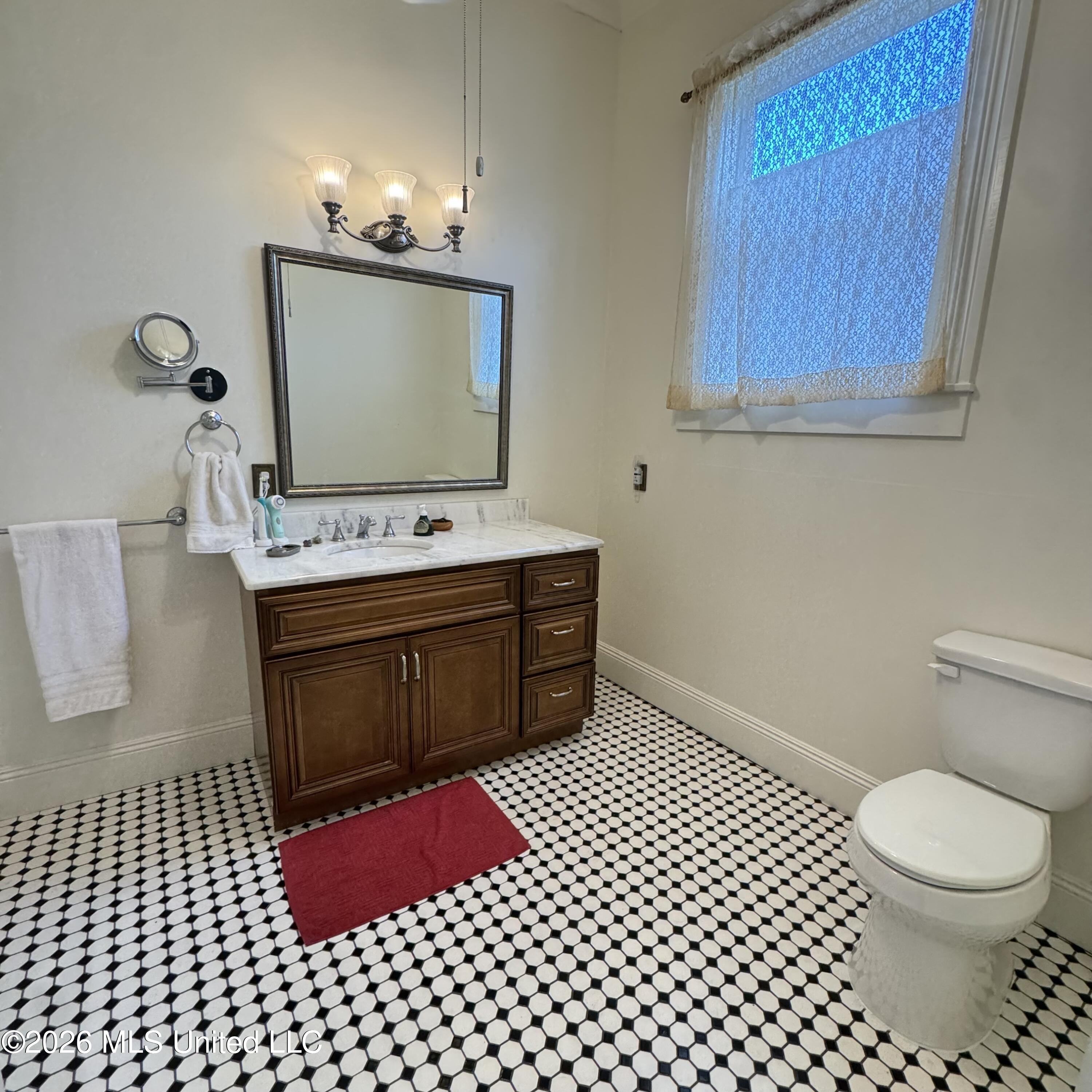 707 N Union Street Property Photo 11