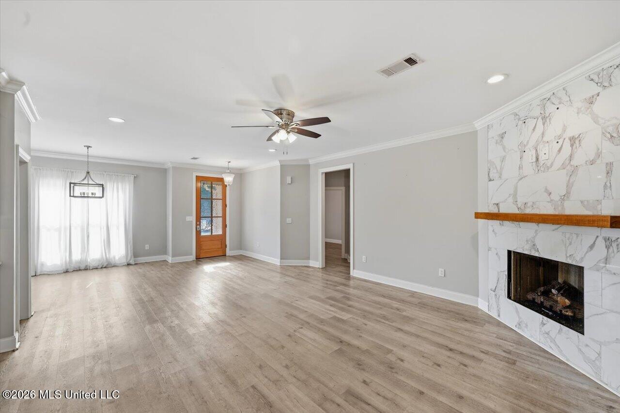 580 Hickory Place Property Photo 5