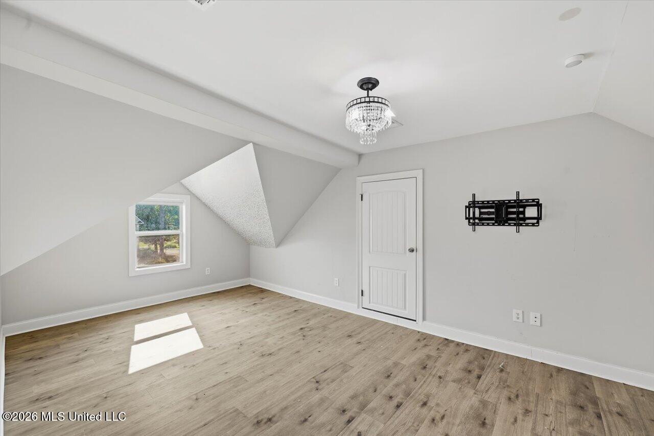 580 Hickory Place Property Photo 27