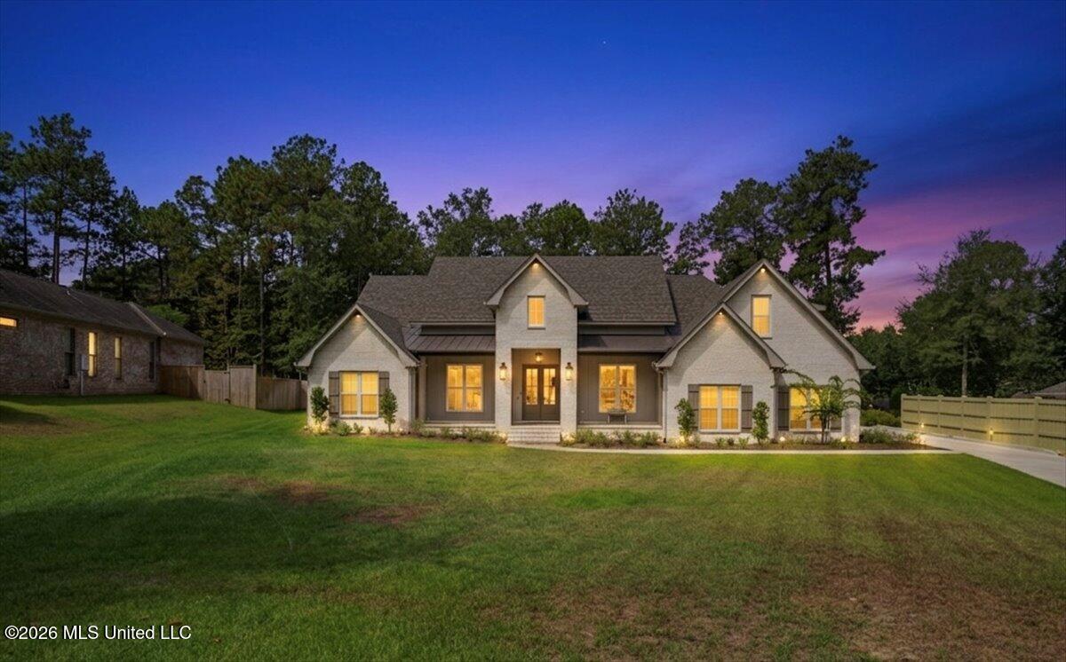 348 40th Place Property Photo 3
