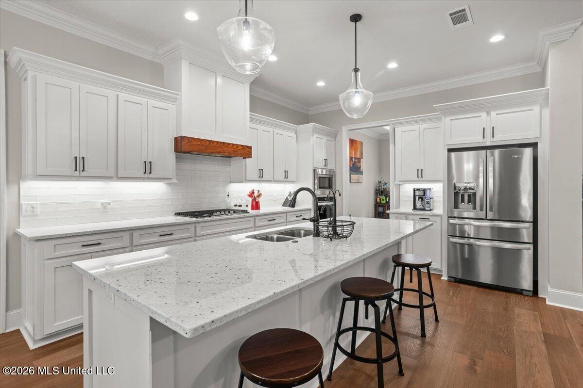 348 40th Place Property Photo 12