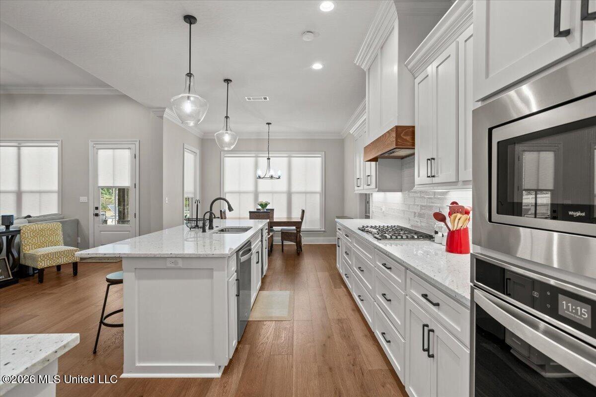 348 40th Place Property Photo 14