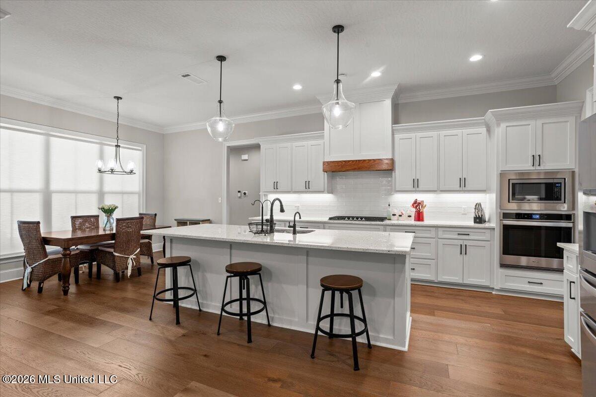 348 40th Place Property Photo 18