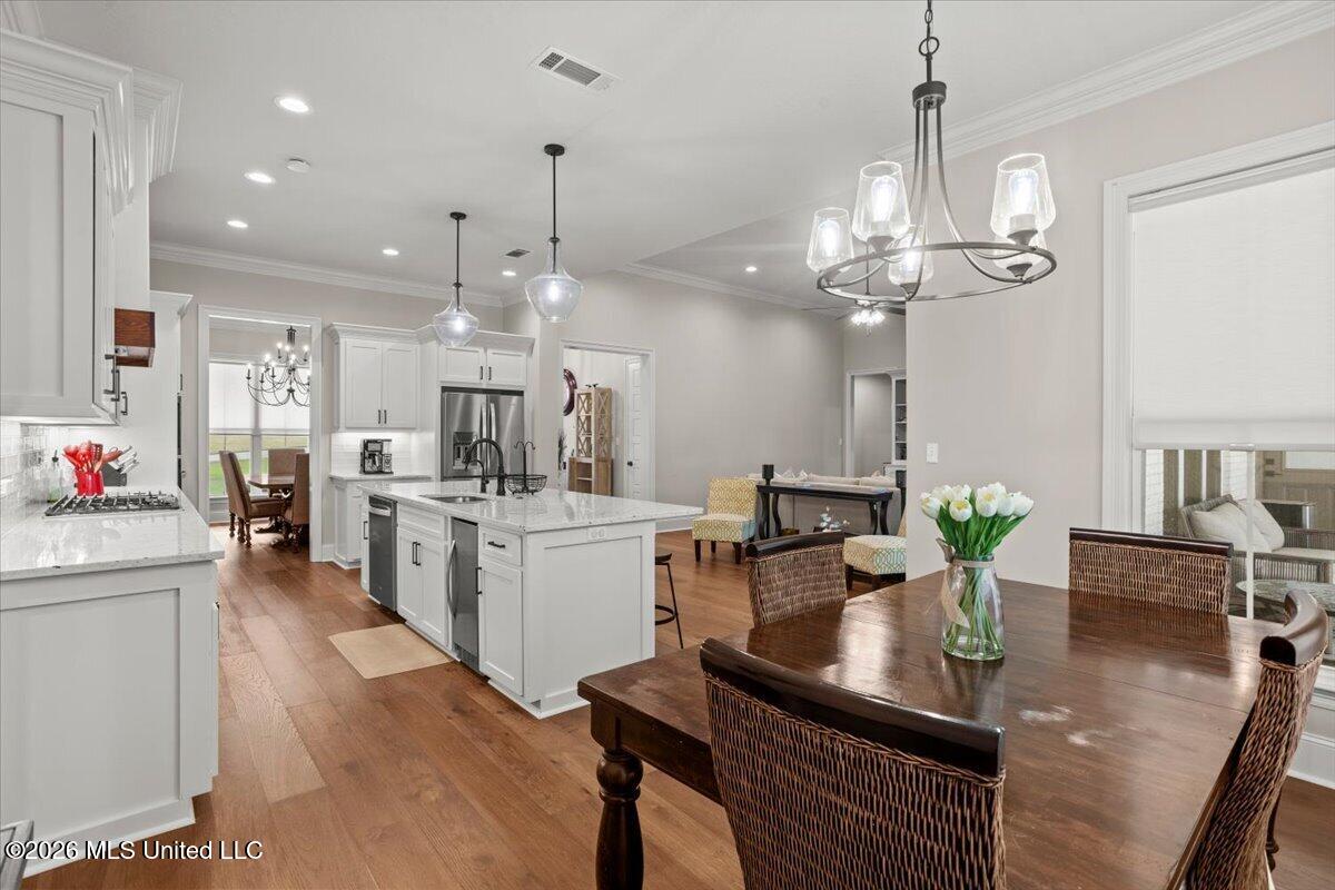 348 40th Place Property Photo 20