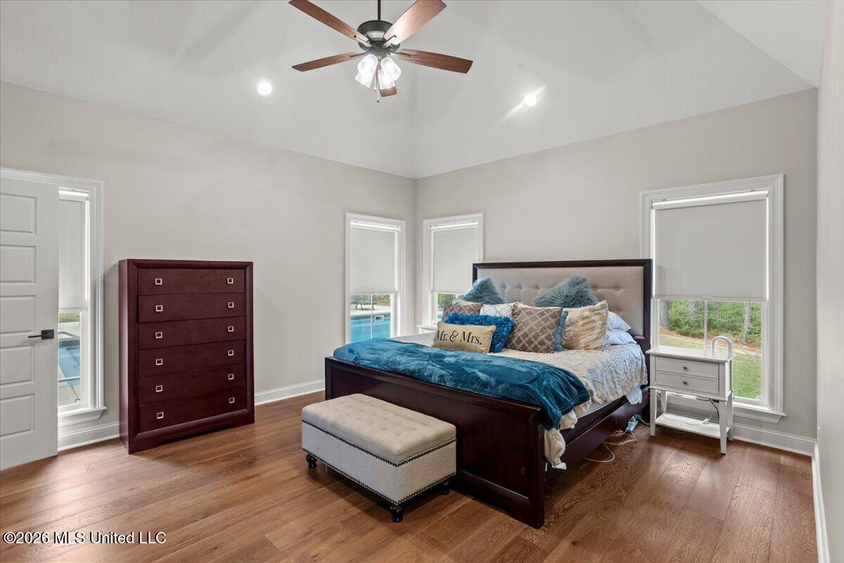 348 40th Place Property Photo 24
