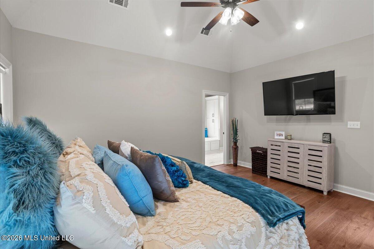 348 40th Place Property Photo 27