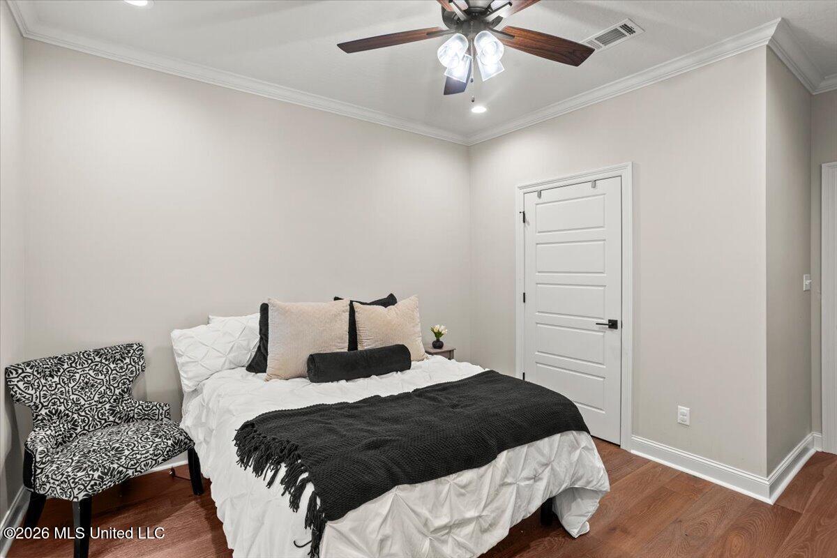 348 40th Place Property Photo 37