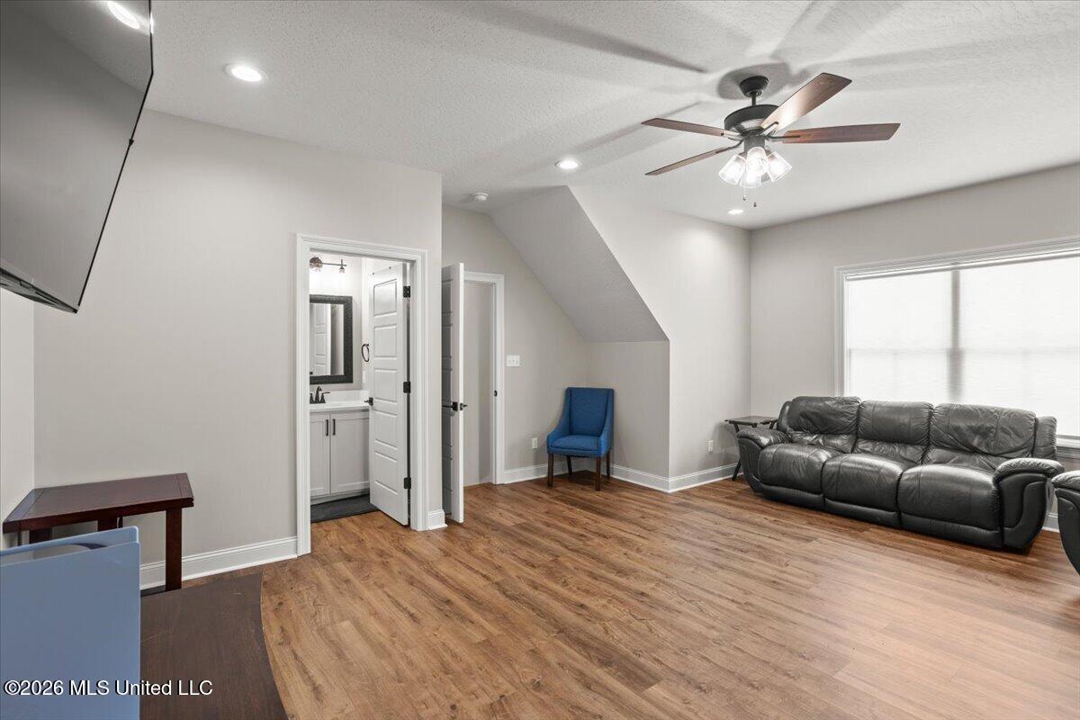 348 40th Place Property Photo 40
