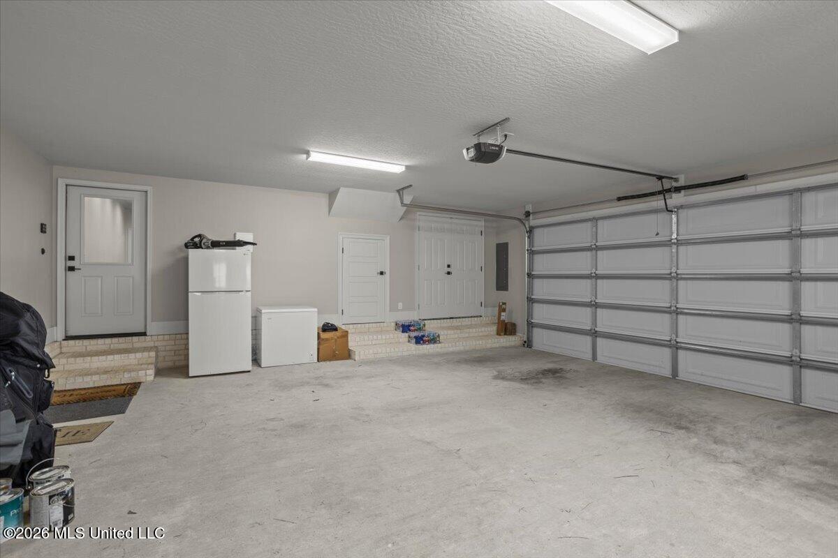 348 40th Place Property Photo 55