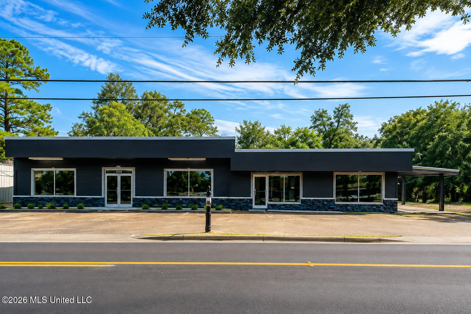 4107 Popp's Ferry Road Property Photo 1