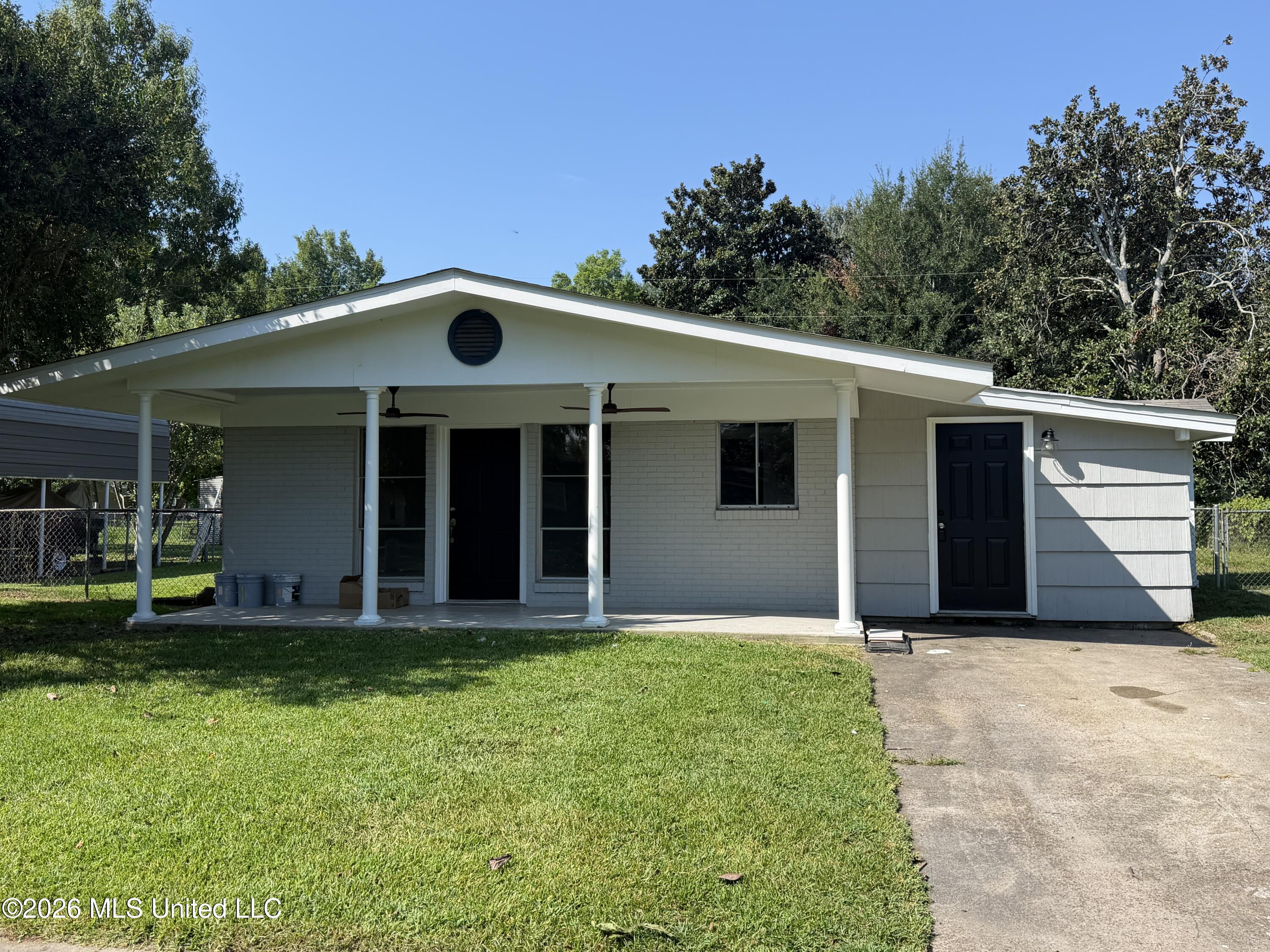 1114 Pear Street Property Photo 1