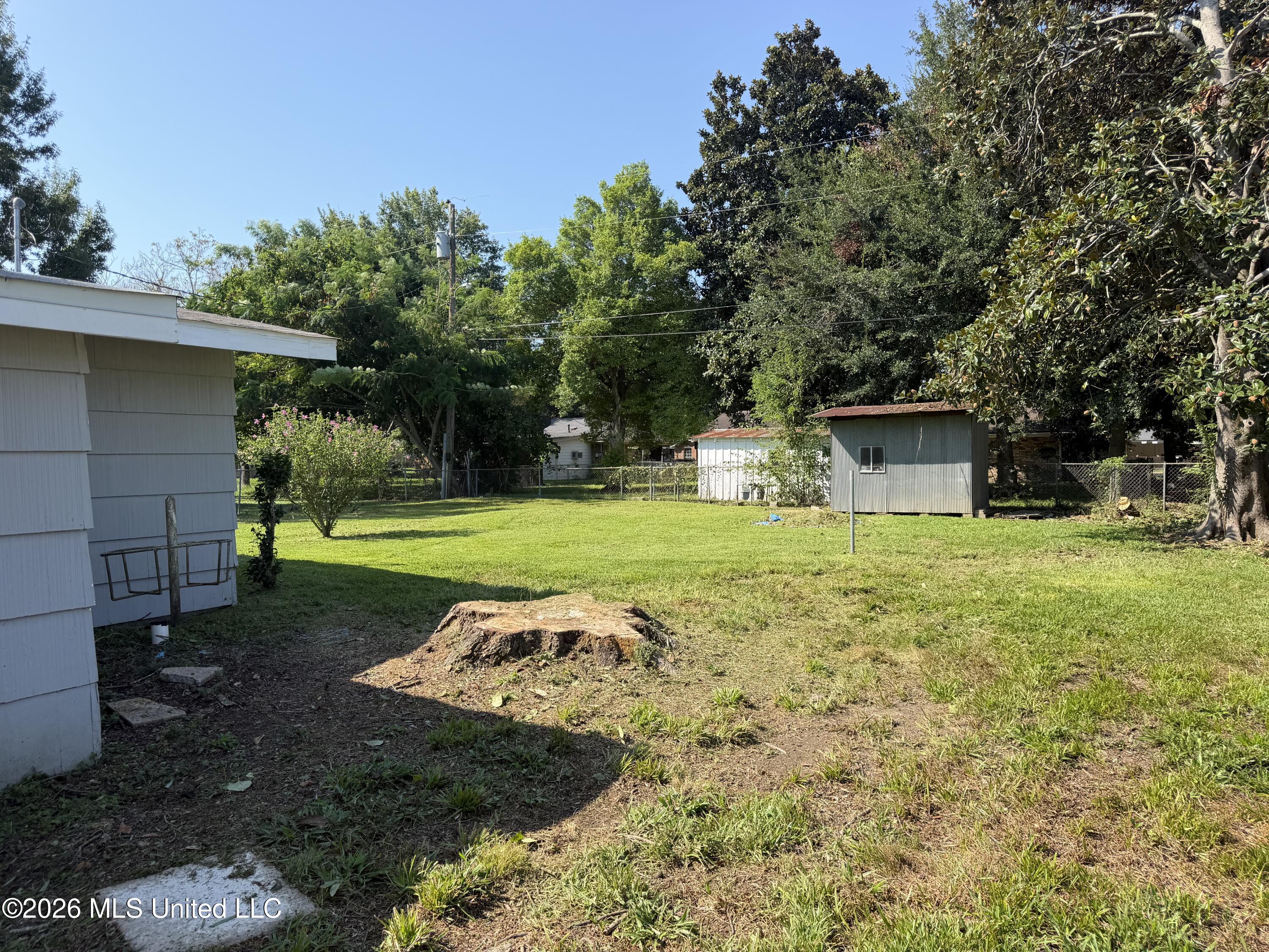 1114 Pear Street Property Photo 4