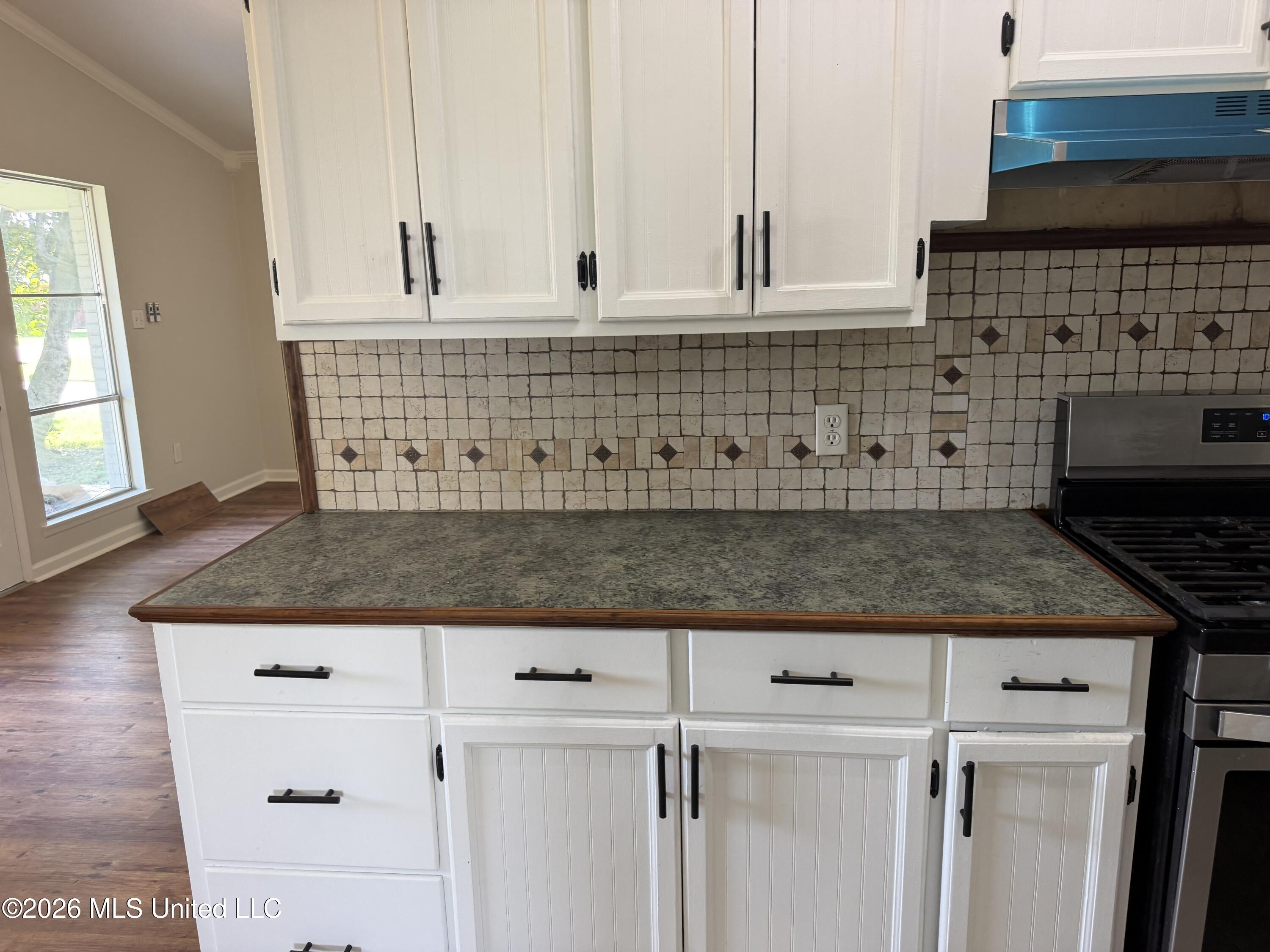 1114 Pear Street Property Photo 6