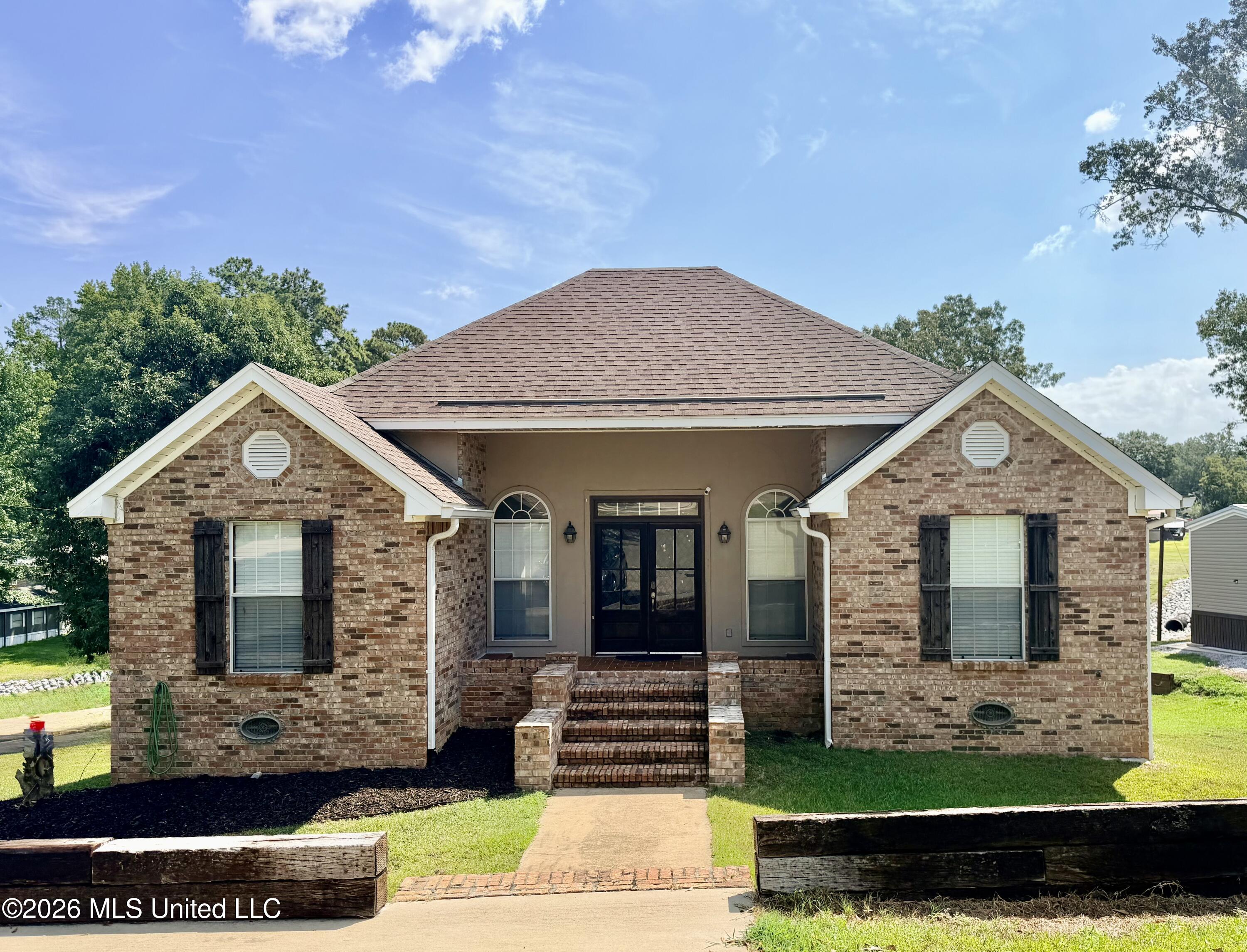 501 Lowe Circle
