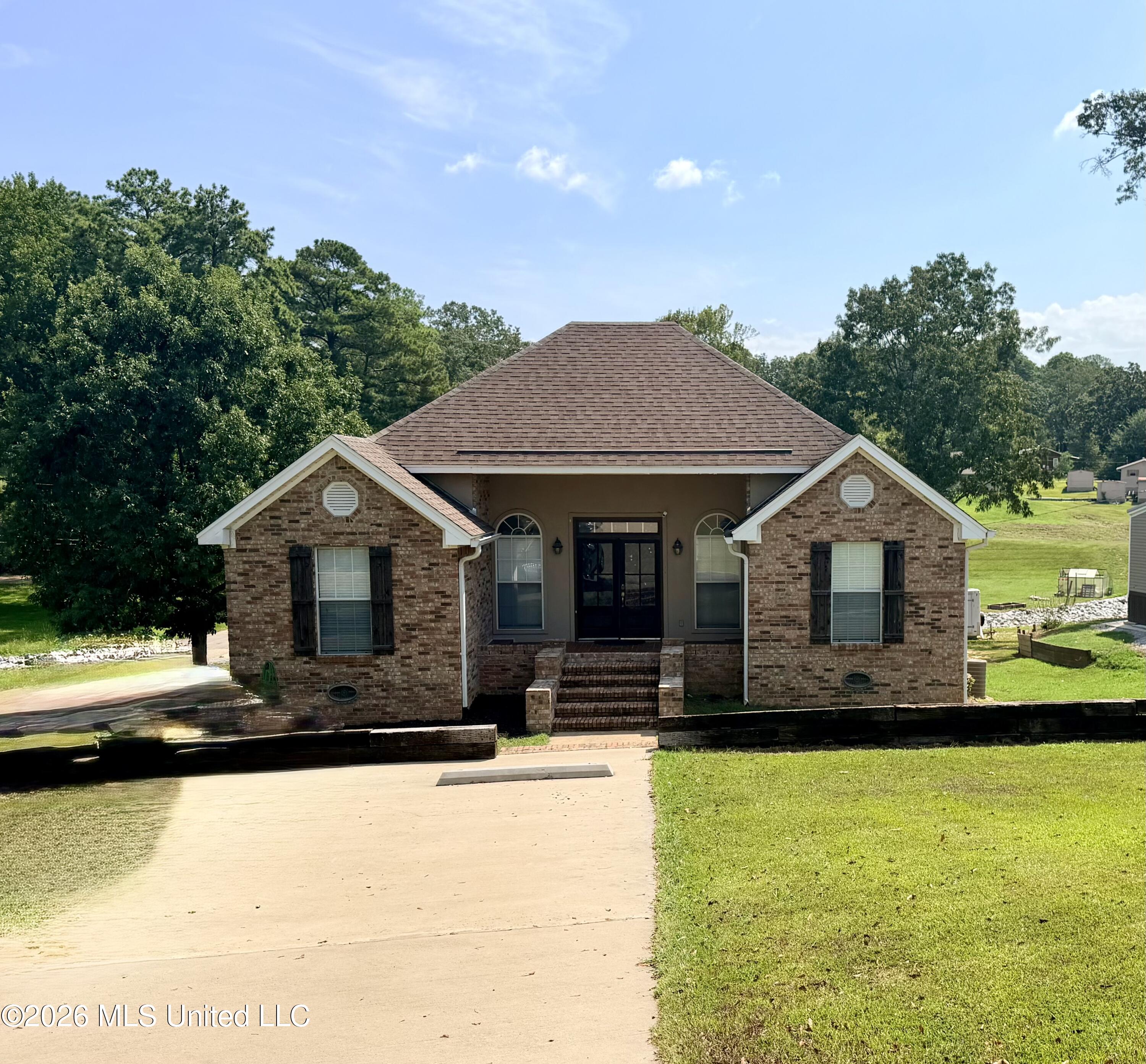 501 Lowe Circle Property Photo 3