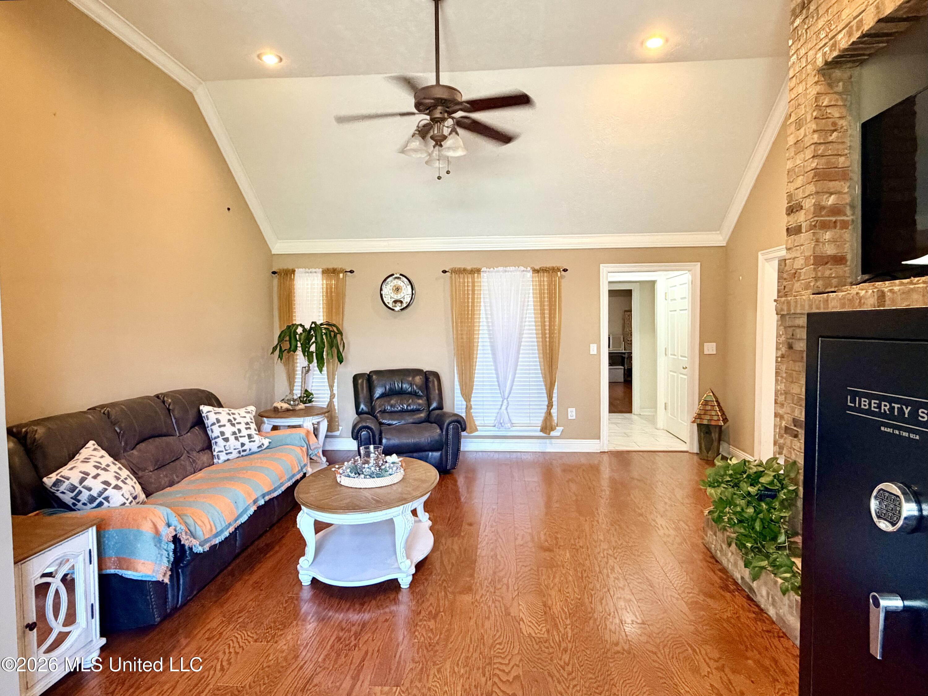 501 Lowe Circle Property Photo 6