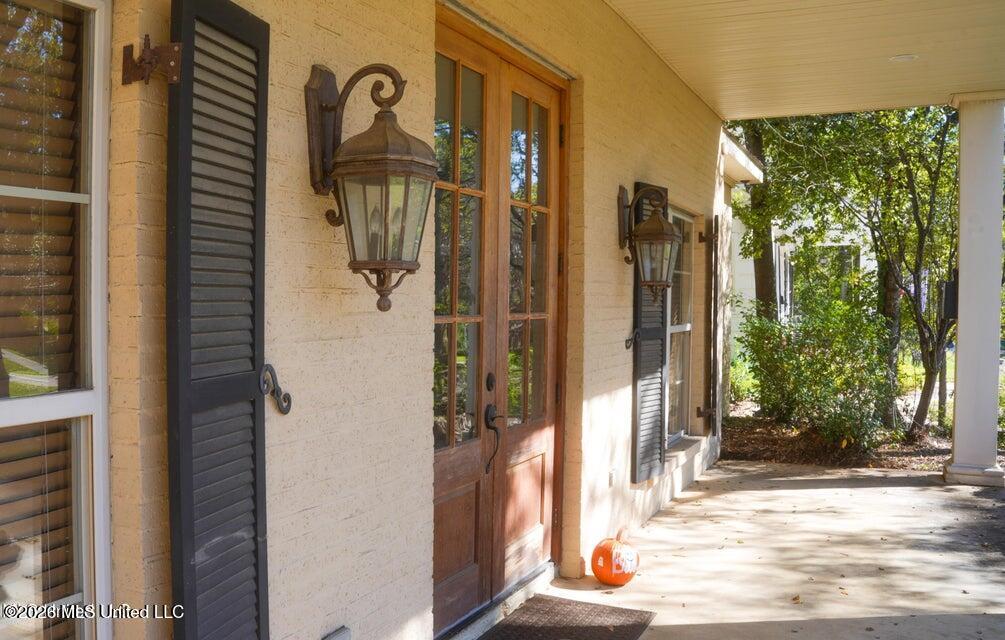 726 Euclid Avenue Property Photo 10