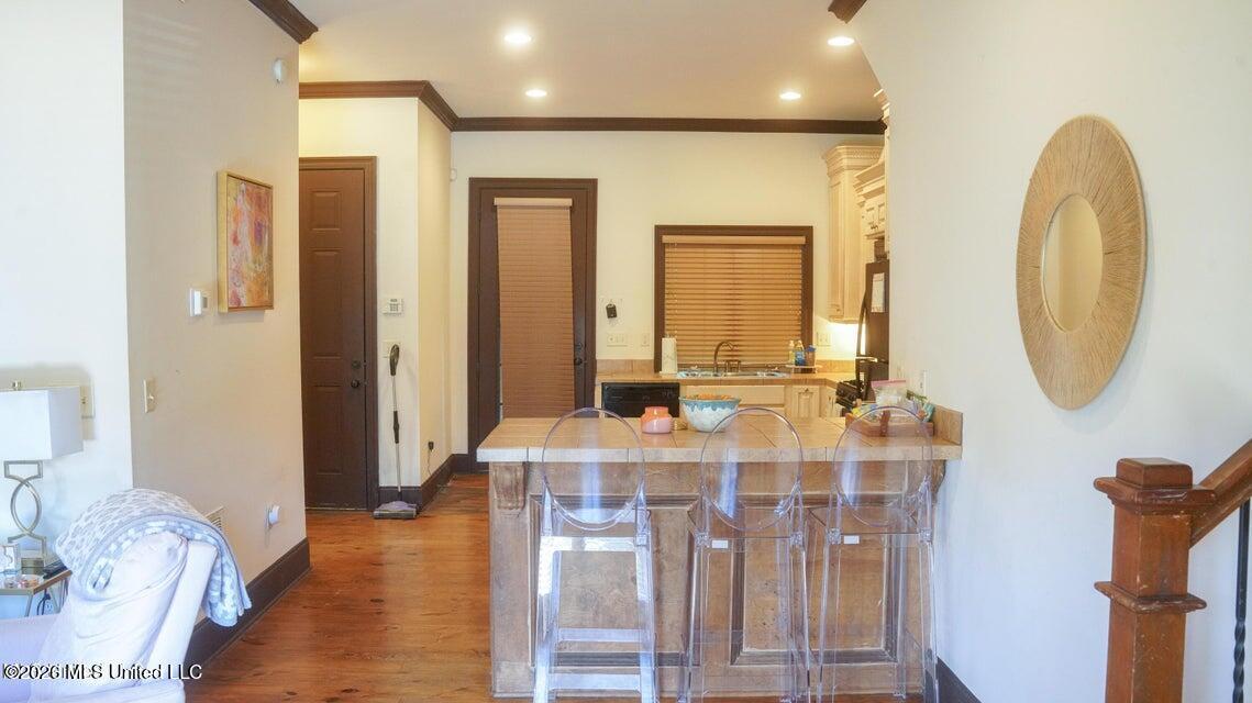 726 Euclid Avenue Property Photo 12
