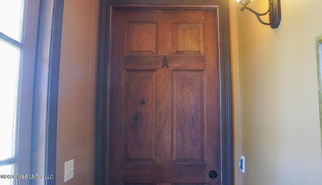 726 Euclid Avenue Property Photo 16