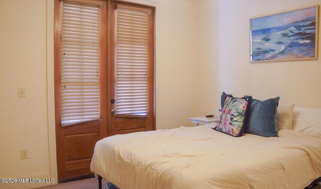 726 Euclid Avenue Property Photo 23