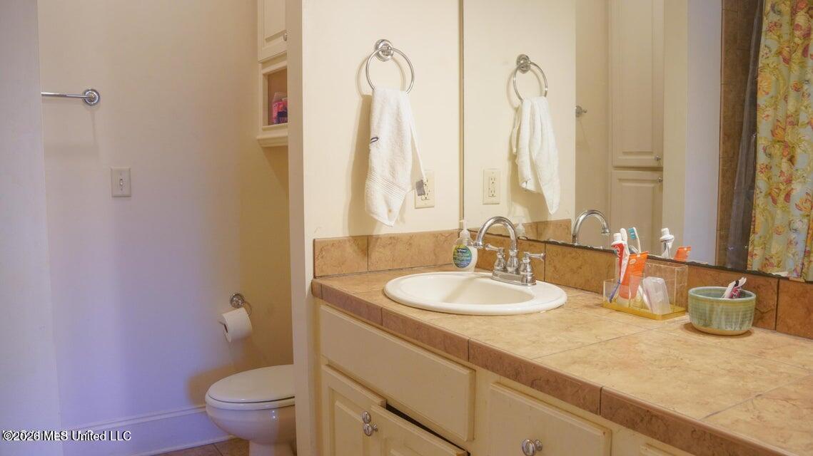 726 Euclid Avenue Property Photo 24