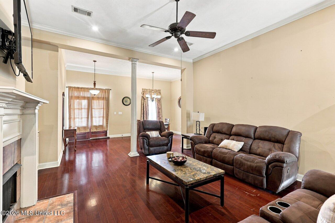 201 Eastside Lane Property Photo 7