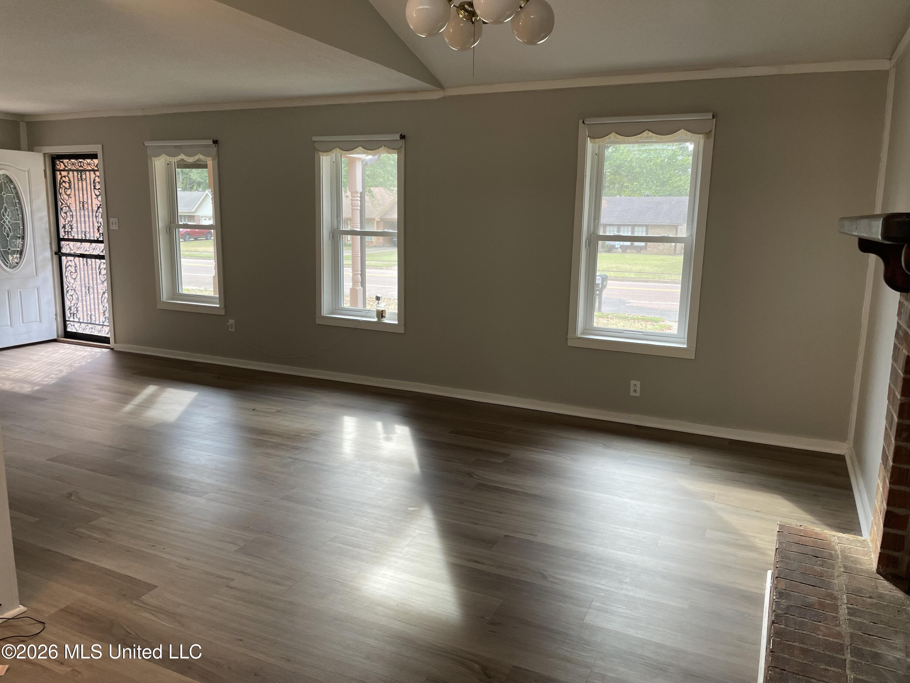 8710 Greenbrook Parkway Property Photo 4