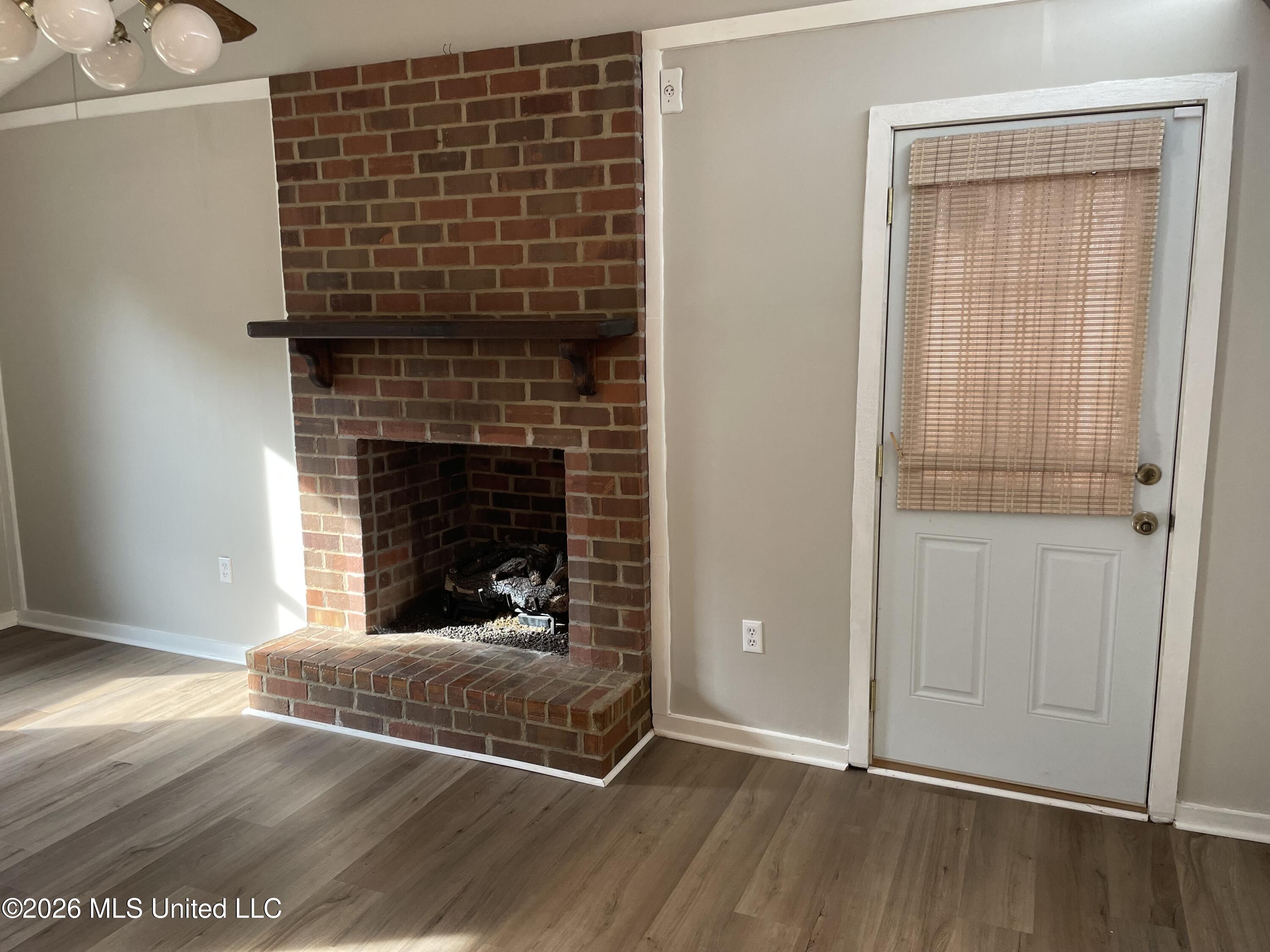 8710 Greenbrook Parkway Property Photo 6
