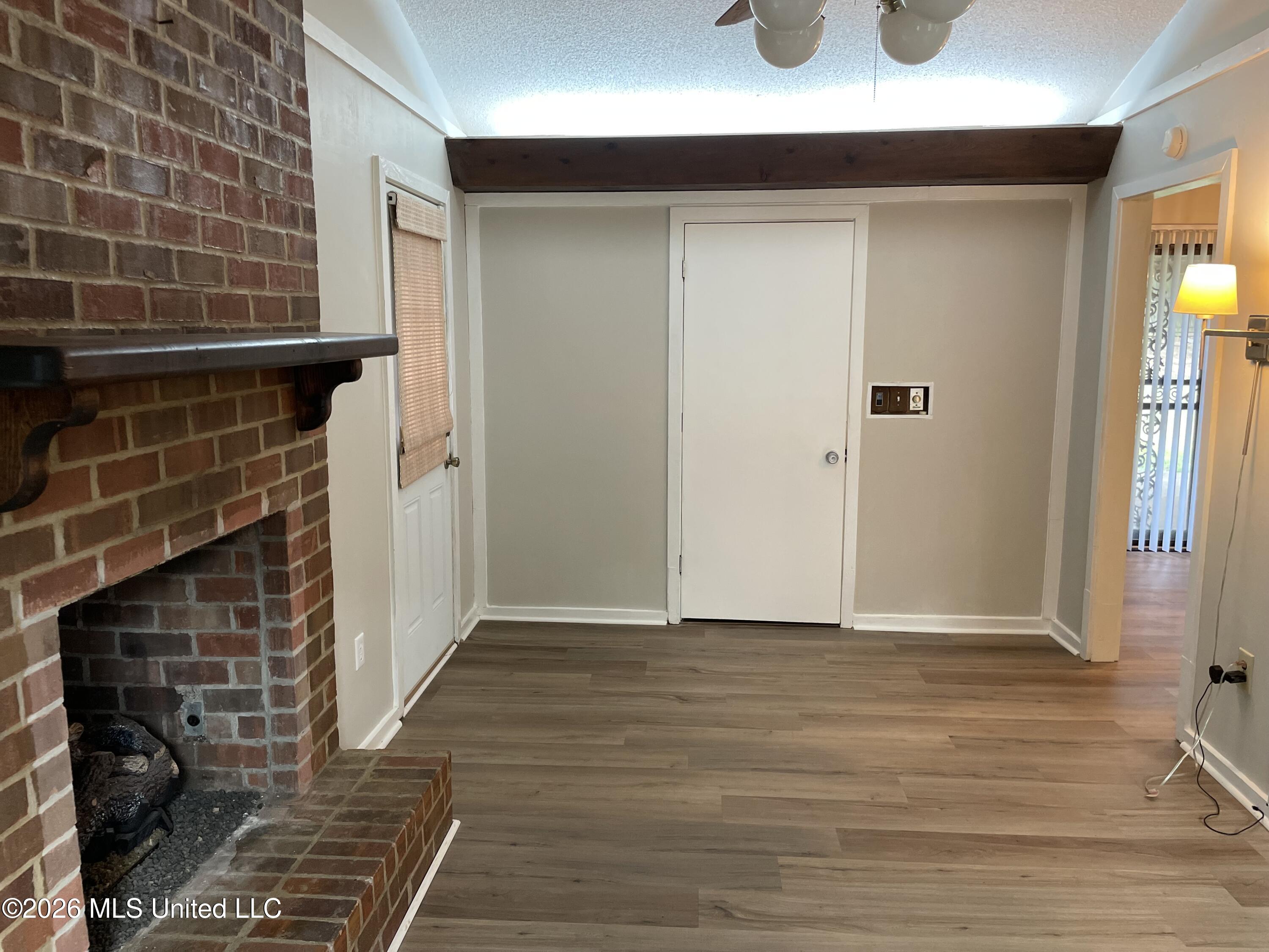 8710 Greenbrook Parkway Property Photo 7