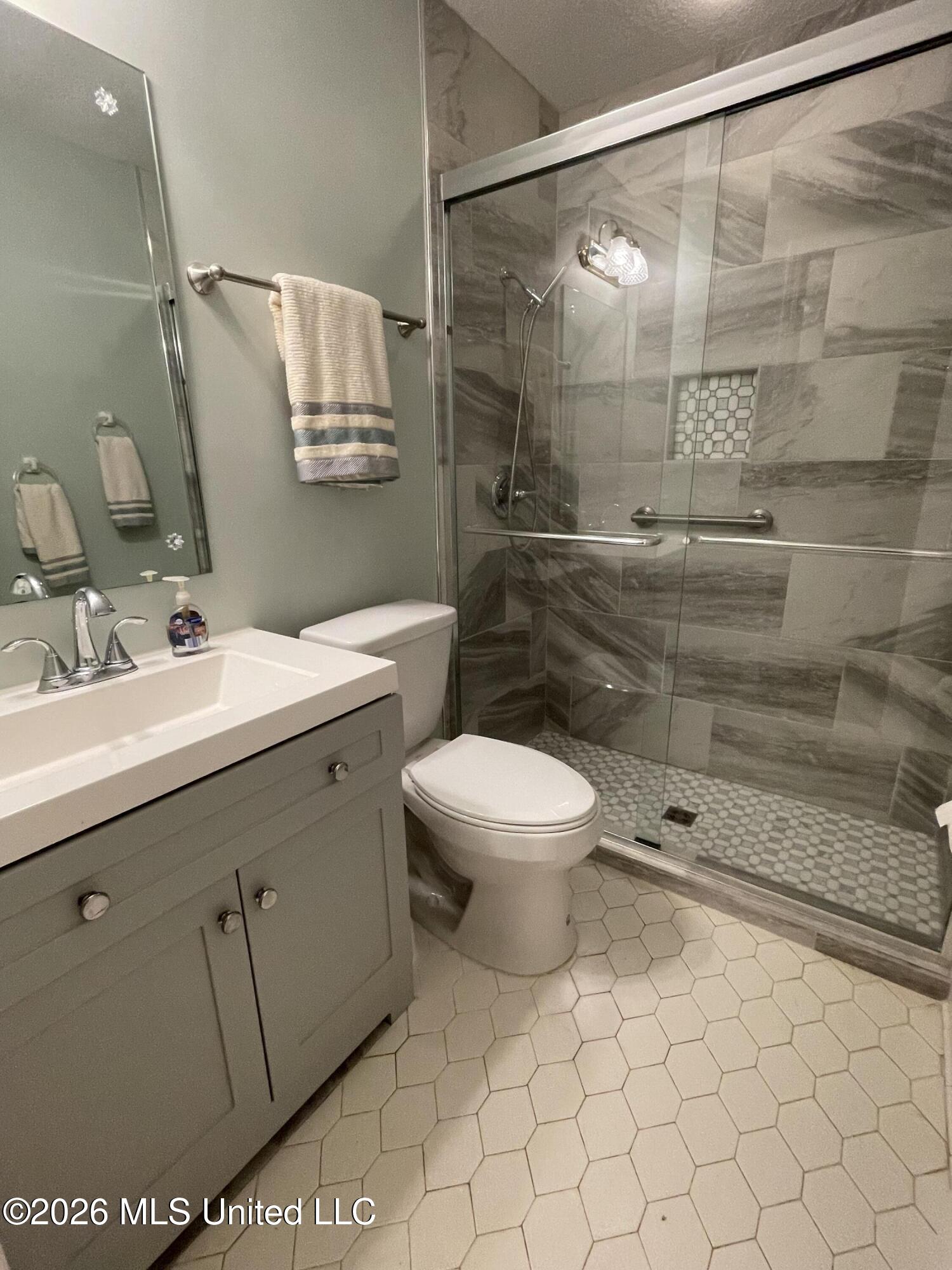 8710 Greenbrook Parkway Property Photo 15