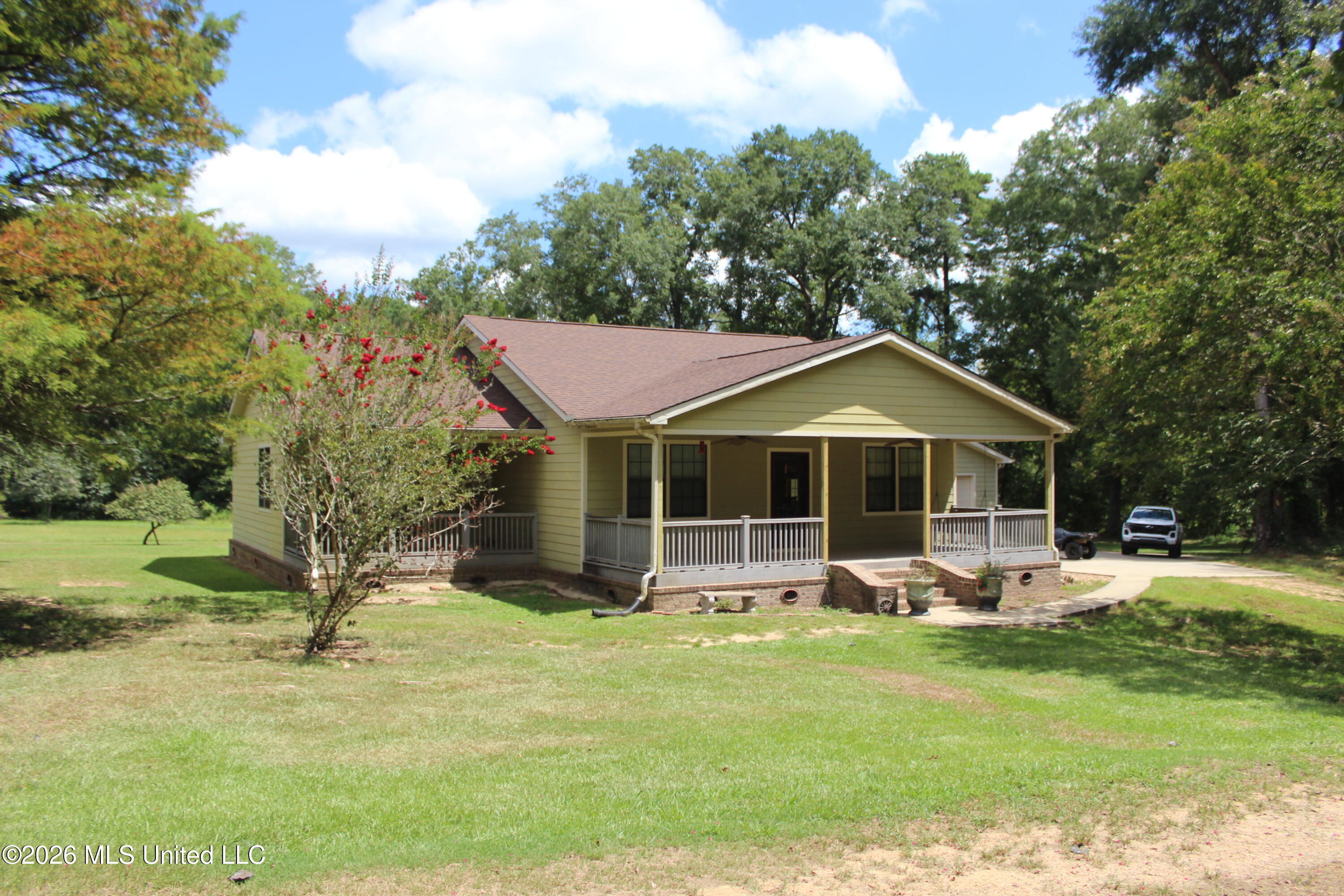 6631 Hamburg Road Property Photo 5