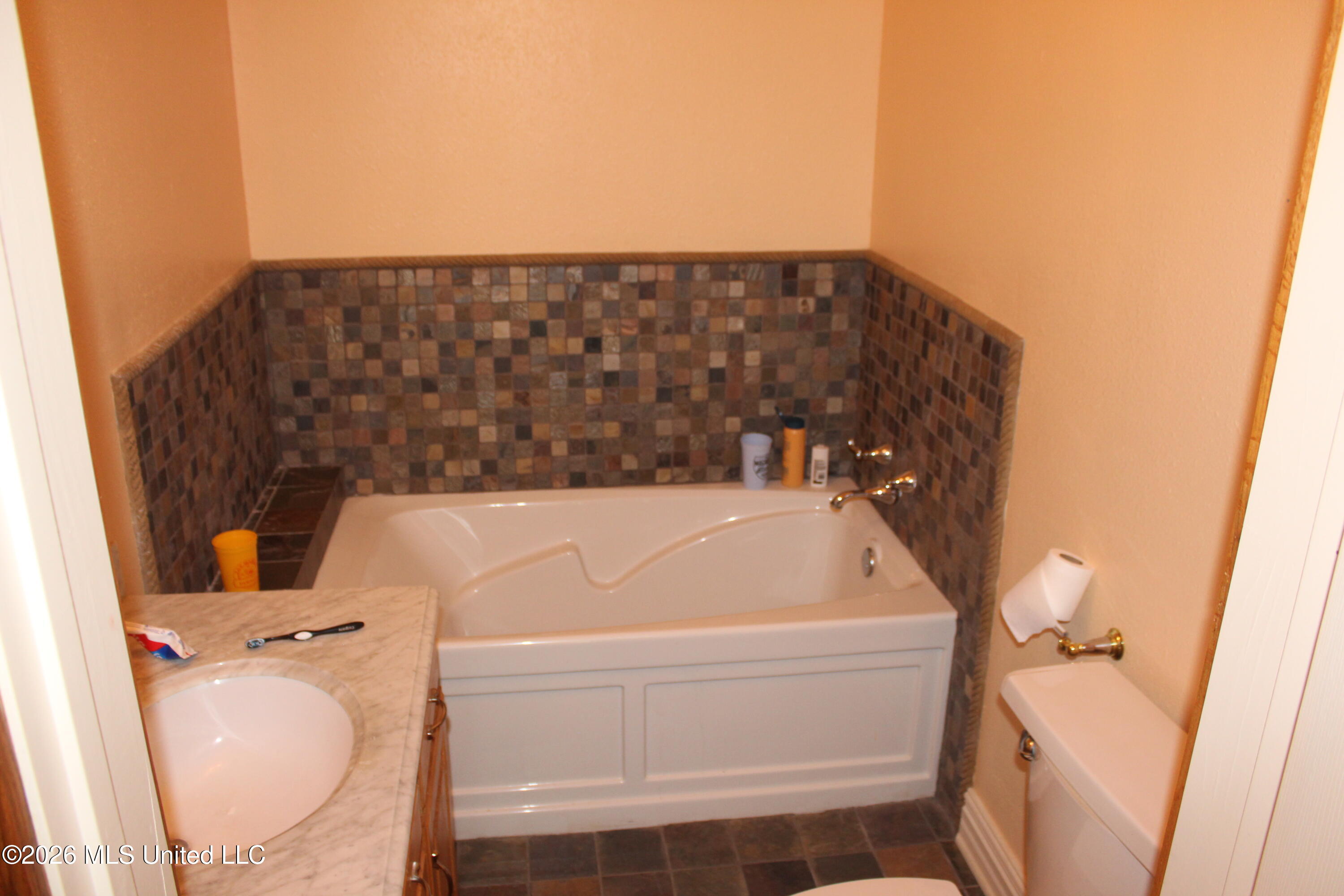 6631 Hamburg Road Property Photo 18
