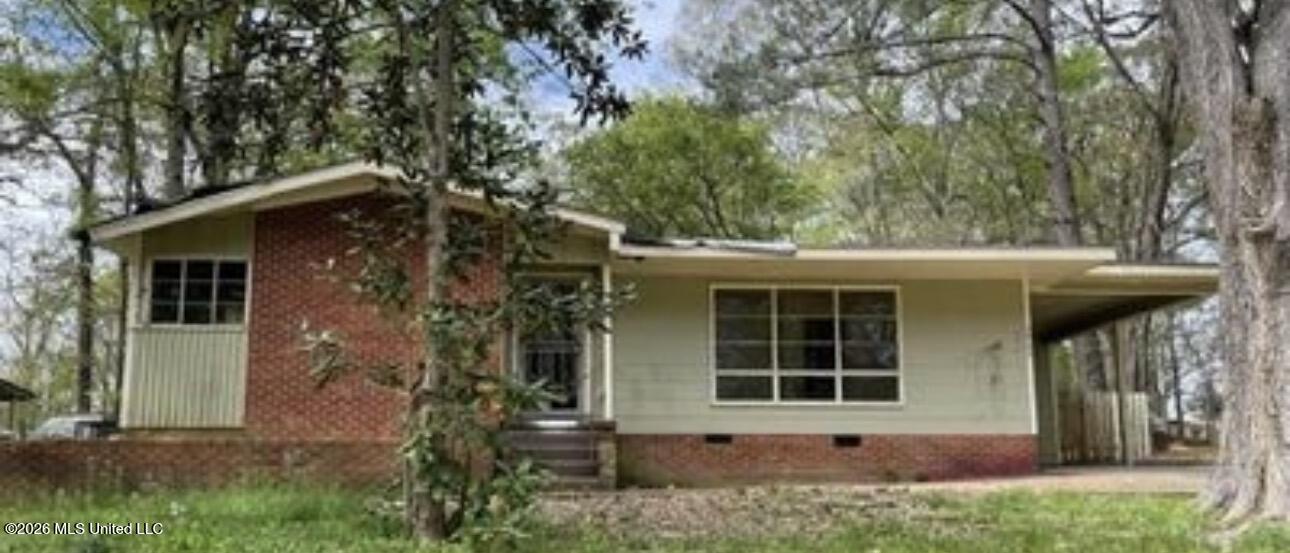 2943 Woodside Drive