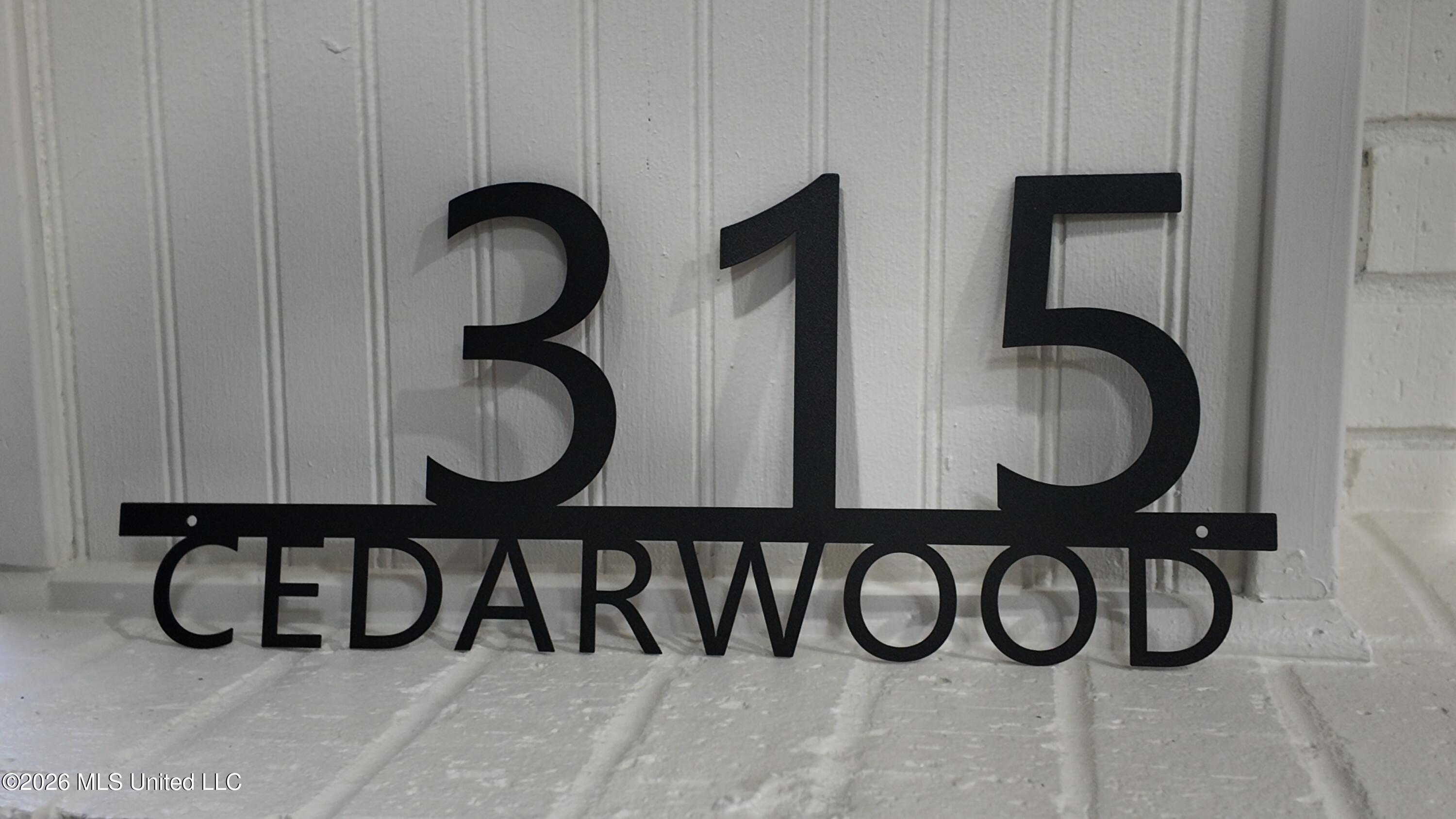 315 Cedarwood Drive Property Photo 2