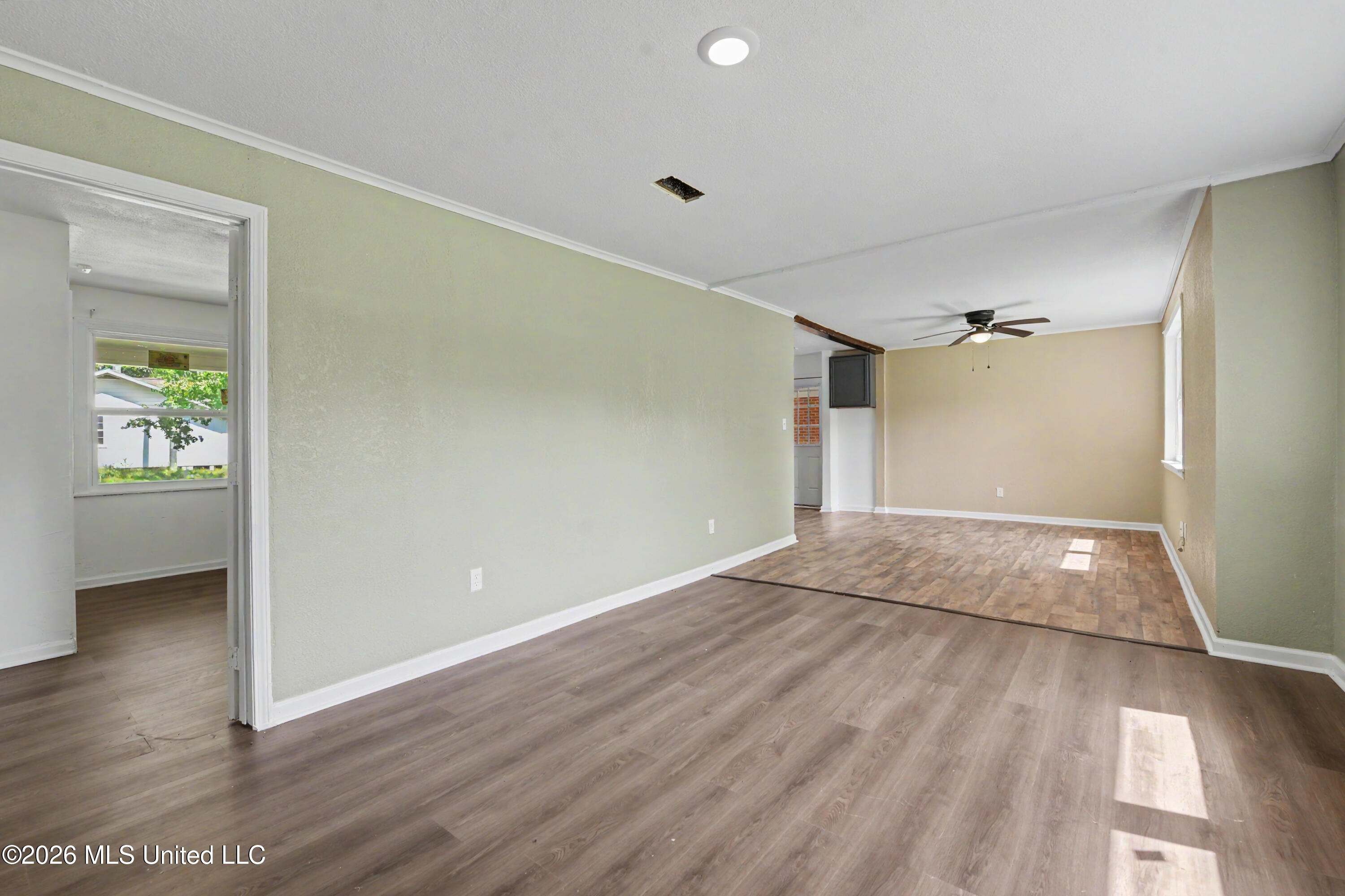 4330 Griffin Street Property Photo 9
