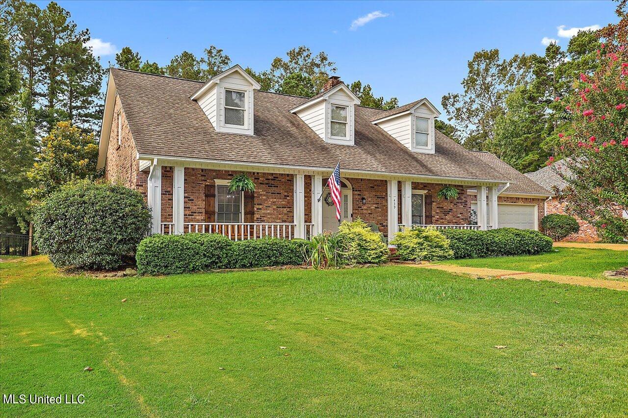 439 Woodlands Circle Property Photo 1
