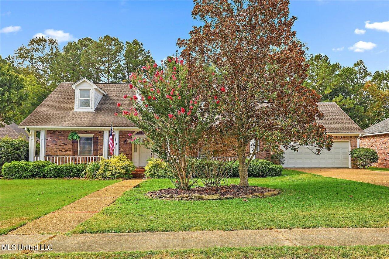 439 Woodlands Circle Property Photo 2