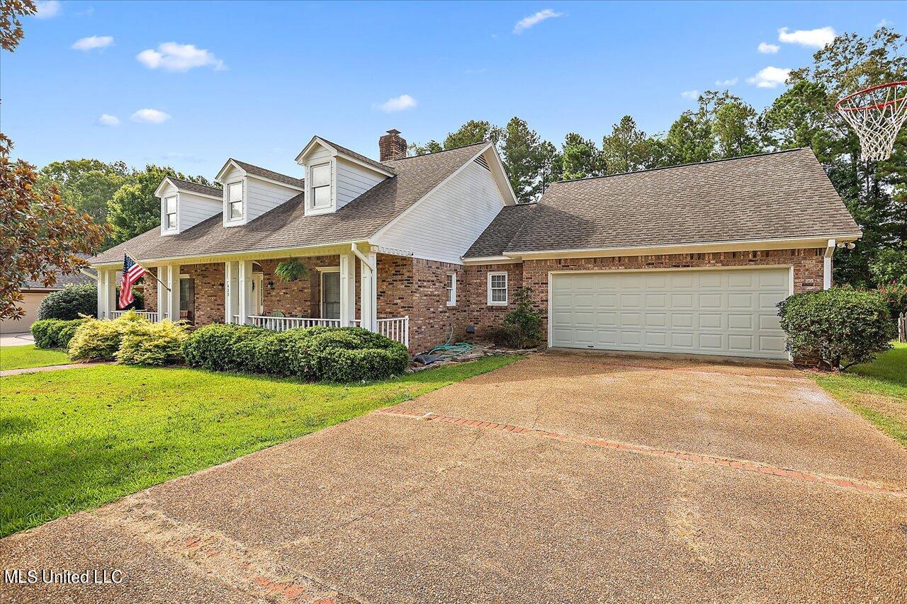 439 Woodlands Circle Property Photo 3