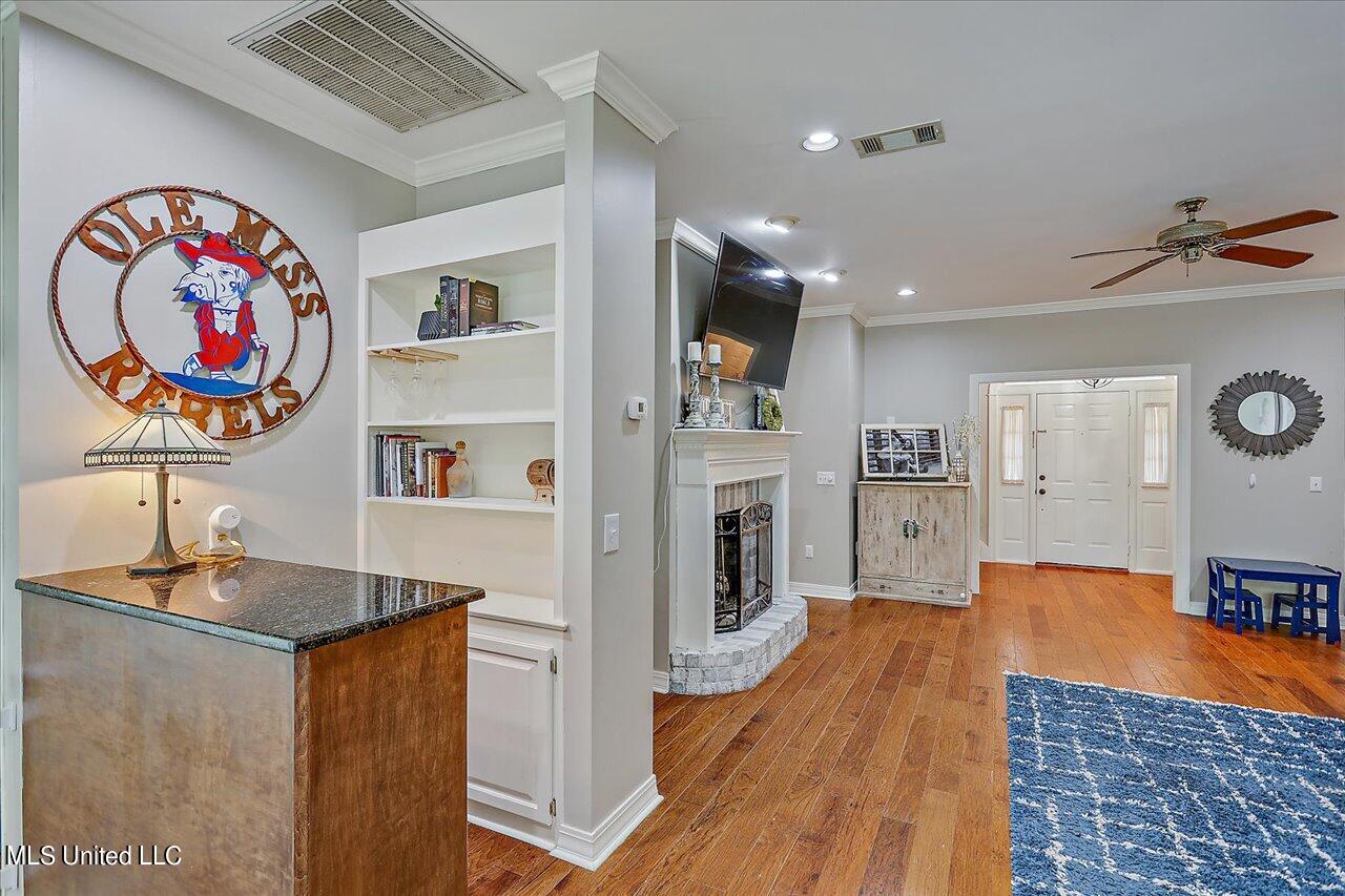 439 Woodlands Circle Property Photo 11