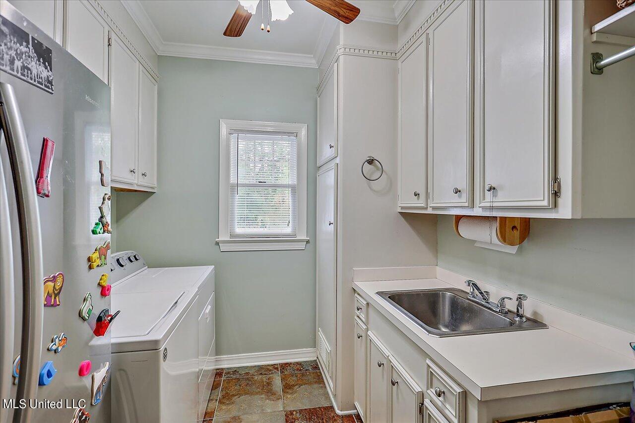 439 Woodlands Circle Property Photo 18
