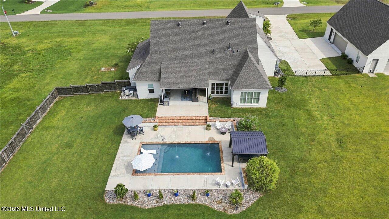 730 Cotton Creek Trail Property Photo 7