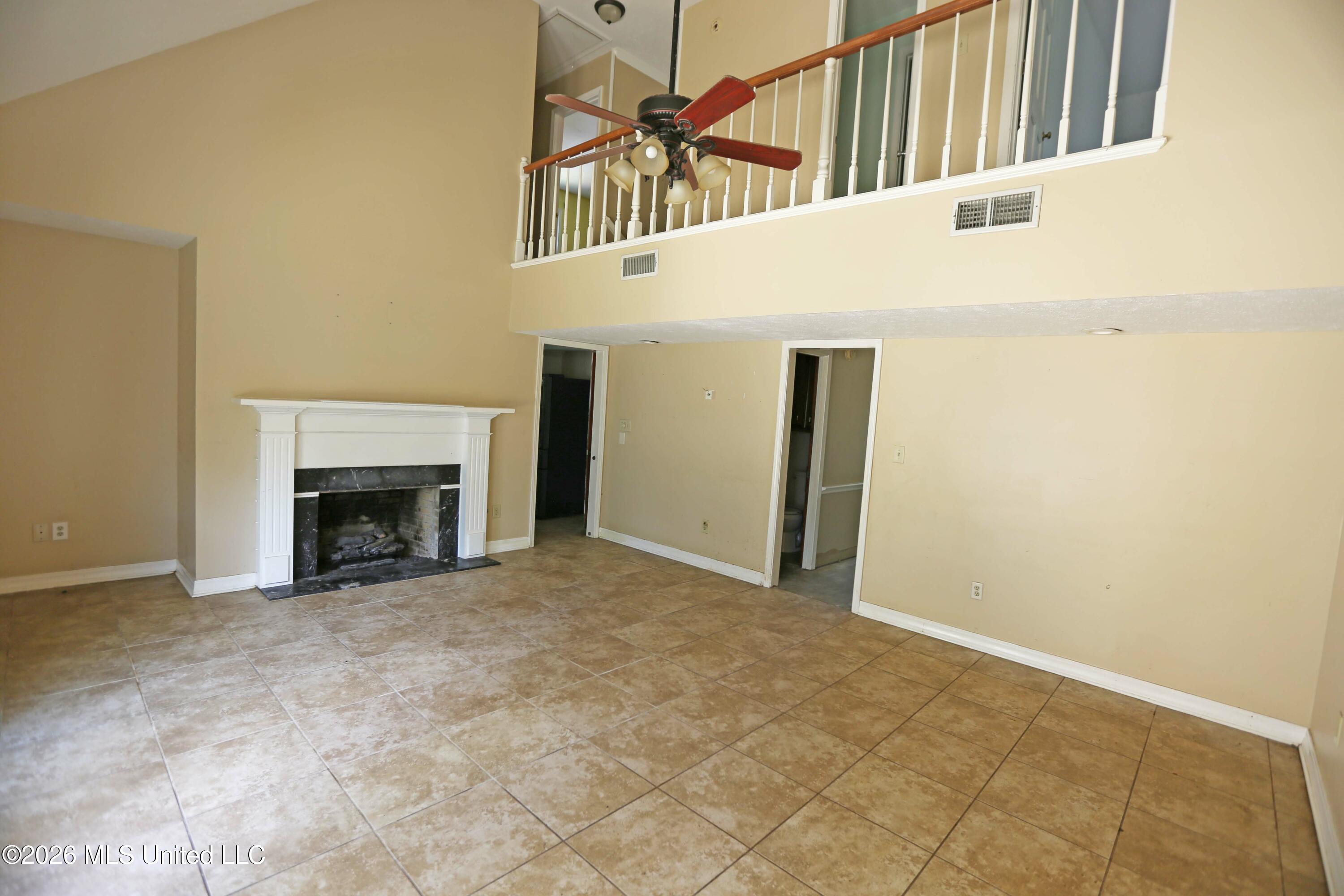 213 Longwood Drive Property Photo 4